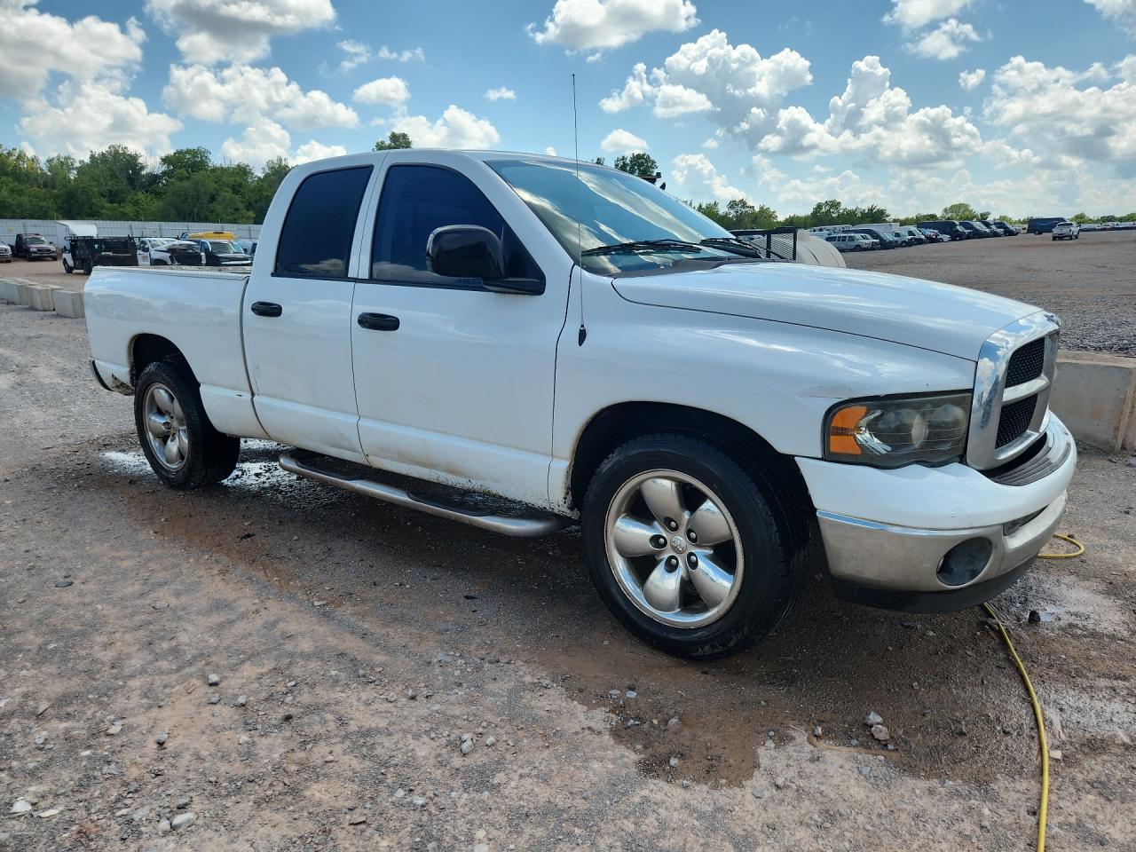 2004 Dodge Ram 1500 St White vin: 1D7HA18NX4S611983 Damage: Right Running Board, Aftermarket, Acceptable