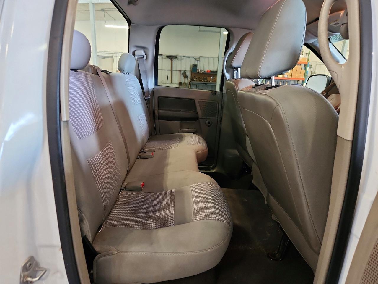 2007 Dodge Ram 1500 St Белый vin: 1D7HA18NX7S156654