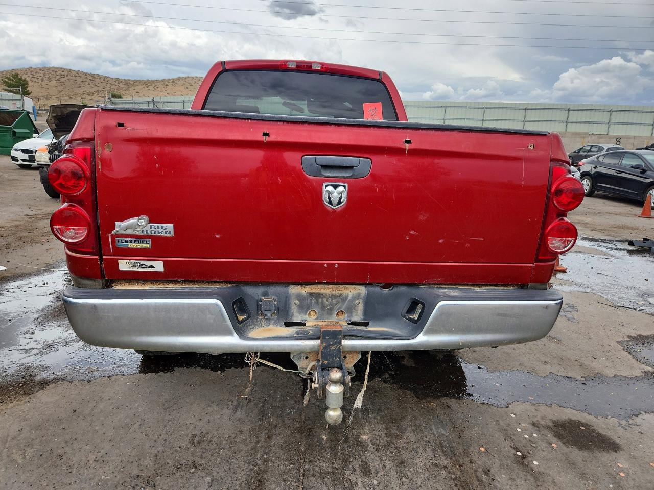 2008 Dodge Ram 1500 St Red vin: 1D7HA18NX8J126755