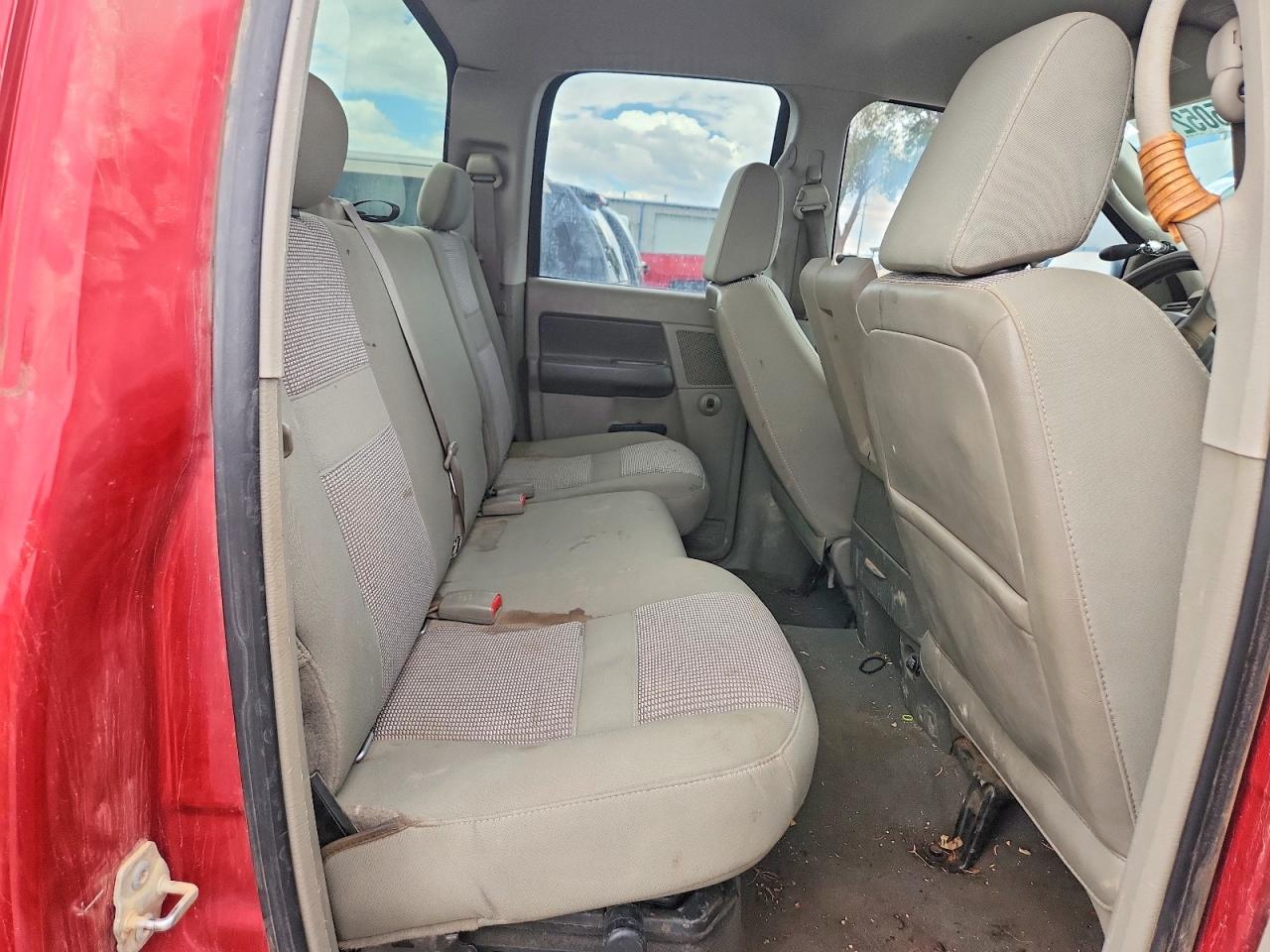 2008 Dodge Ram 1500 St Red vin: 1D7HA18NX8J126755