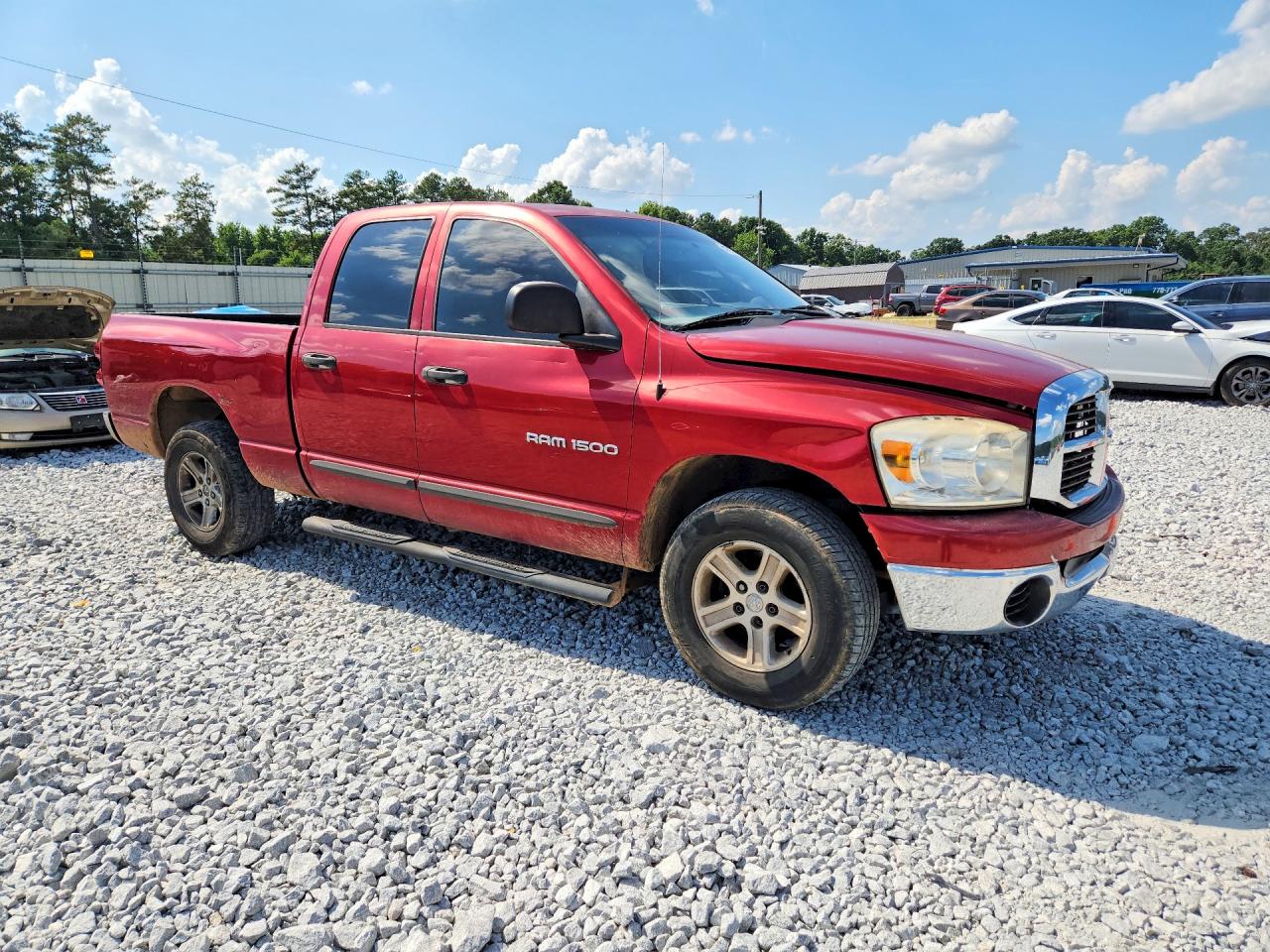 2007 Dodge Ram 1500 St Red vin: 1D7HA18P07J635124