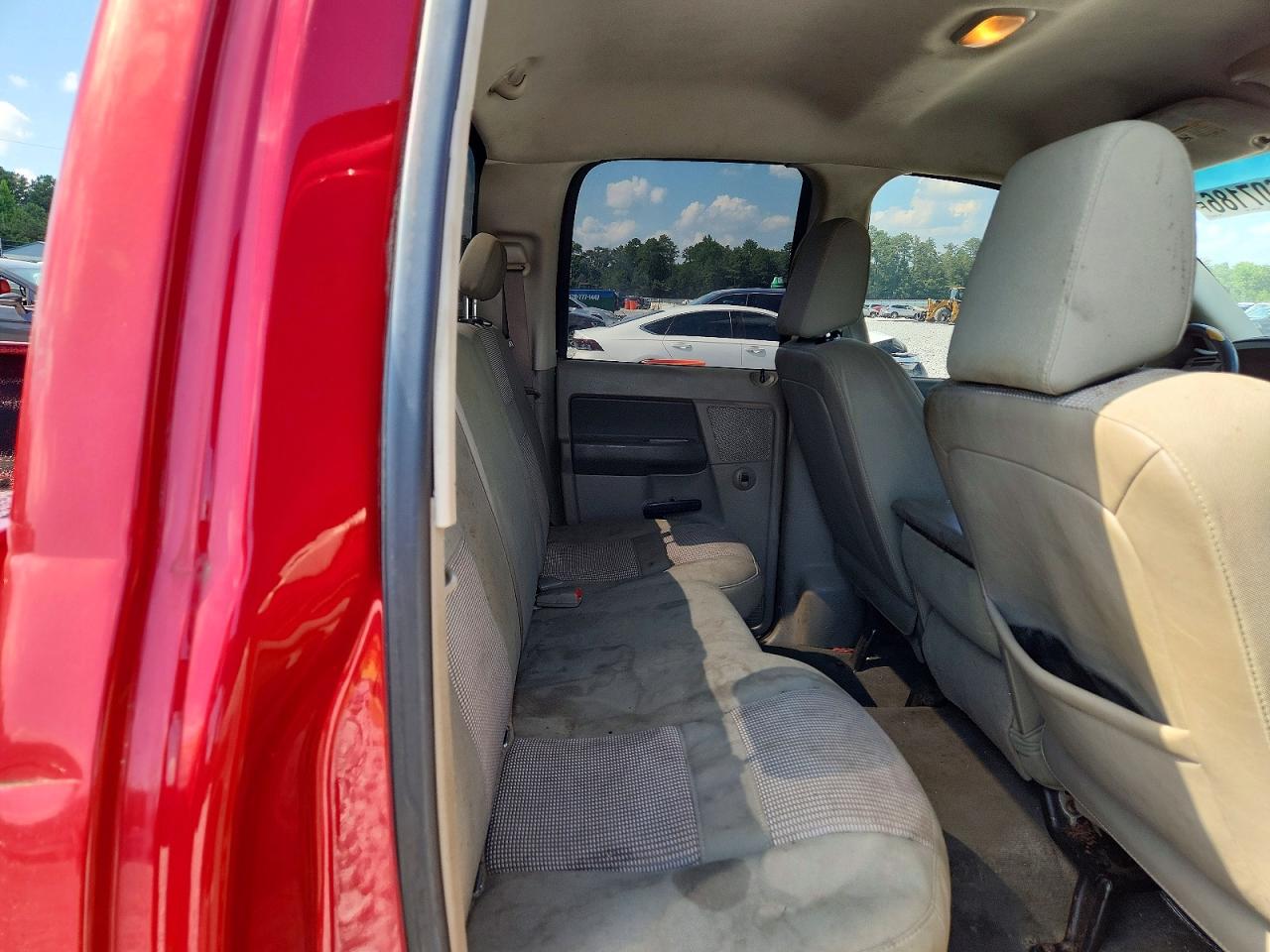 2007 Dodge Ram 1500 St Red vin: 1D7HA18P07J635124