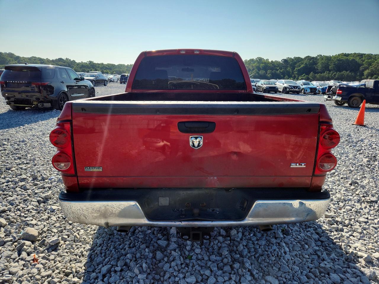 2007 Dodge Ram 1500 St Red vin: 1D7HA18P07J635124