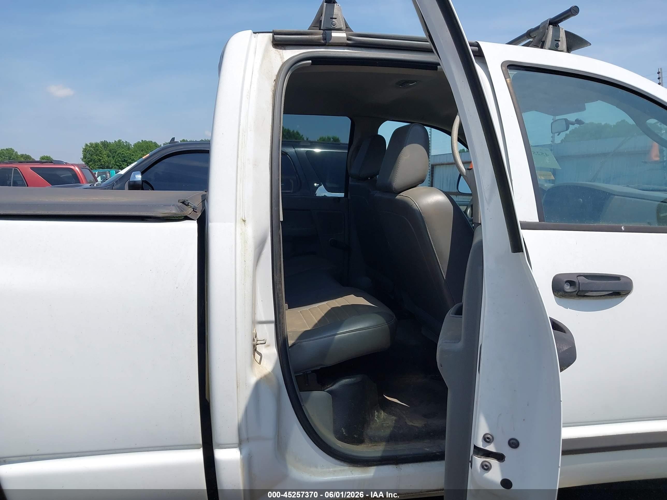 2007 Dodge Ram 1500 St White vin: 1D7HA18P07S203420