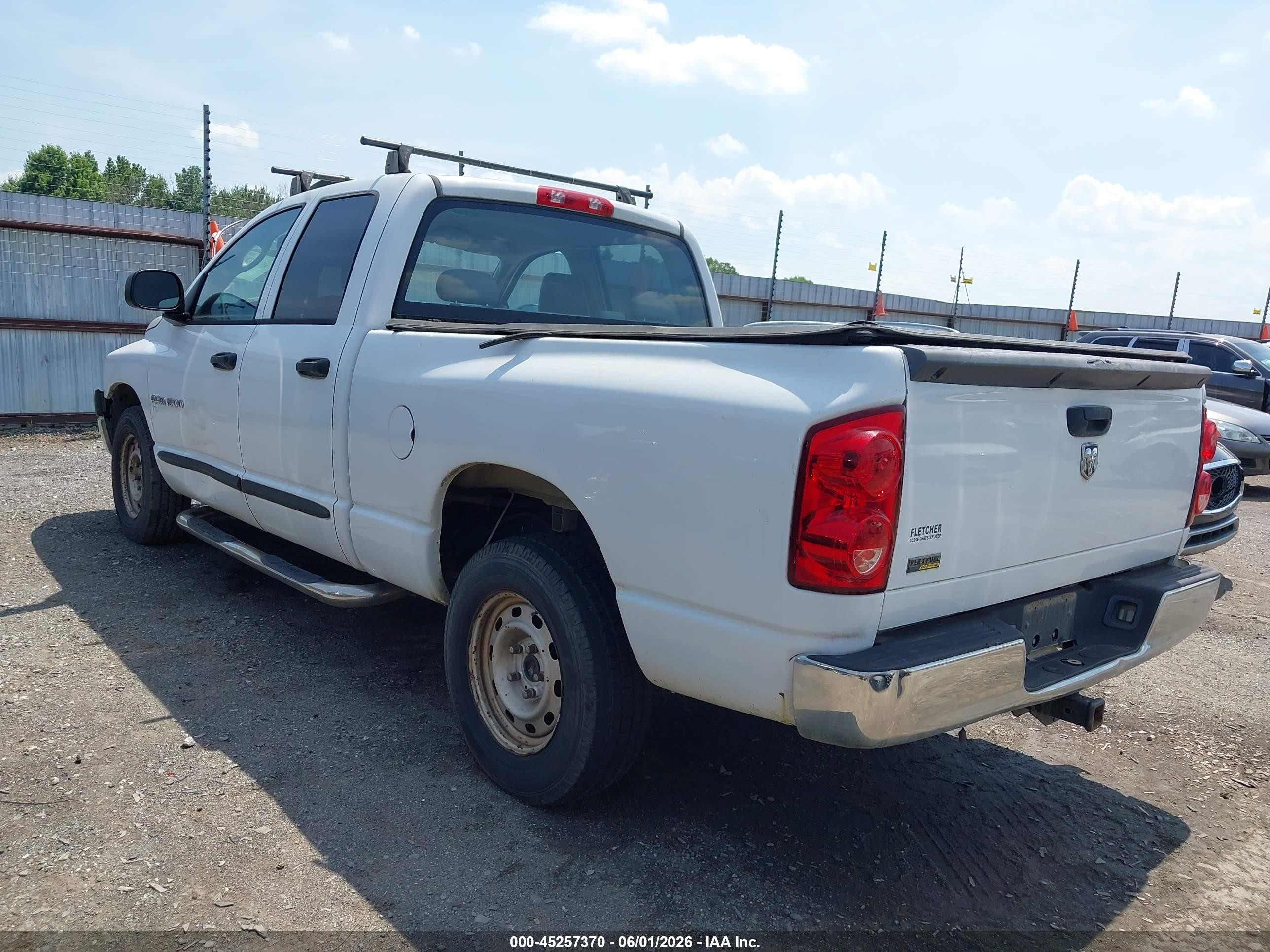 2007 Dodge Ram 1500 St White vin: 1D7HA18P07S203420