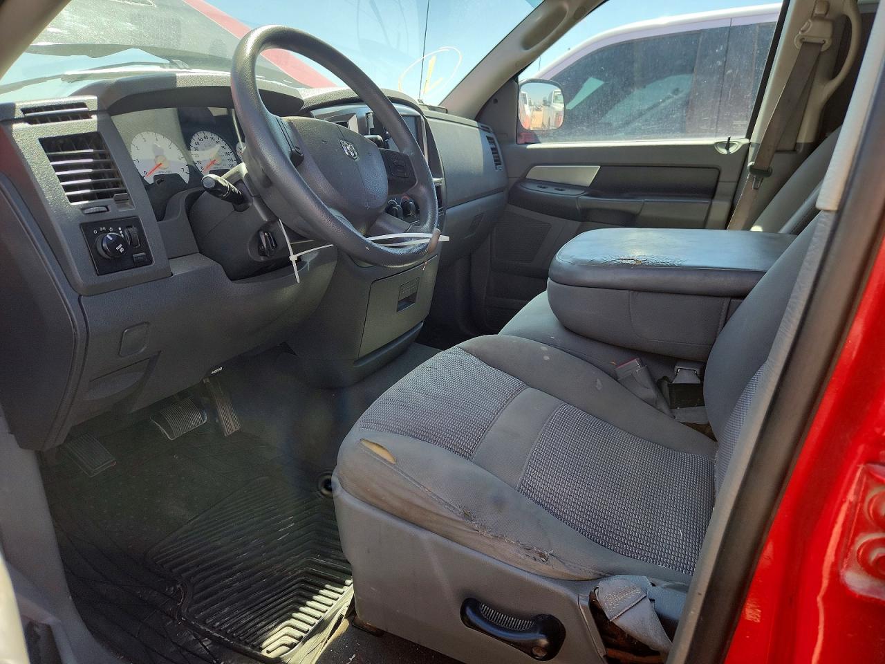 2007 Dodge Ram 1500 St Red vin: 1D7HA18P17S122166