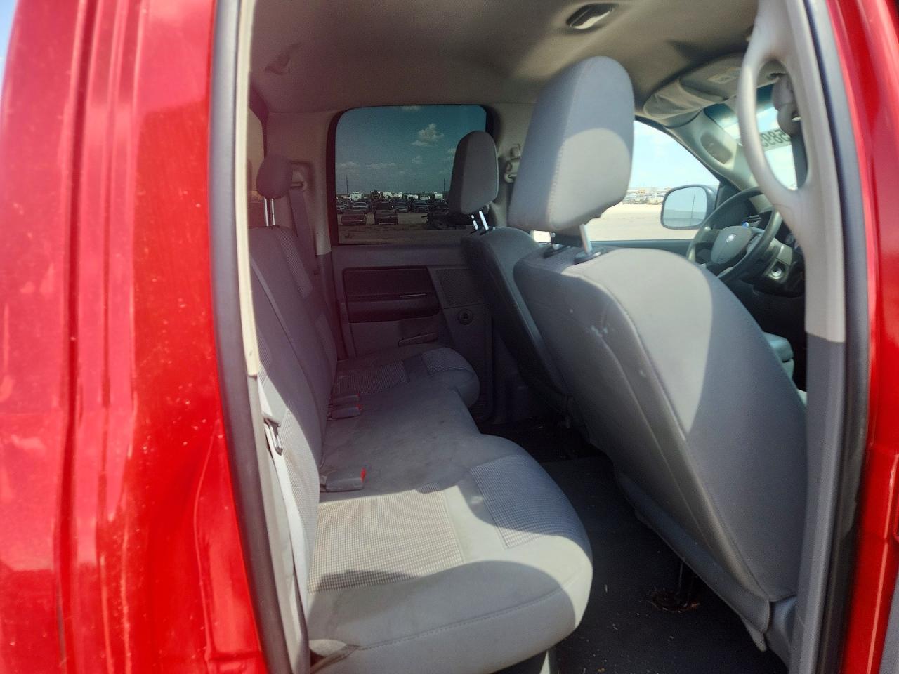 2007 Dodge Ram 1500 St Red vin: 1D7HA18P17S122166