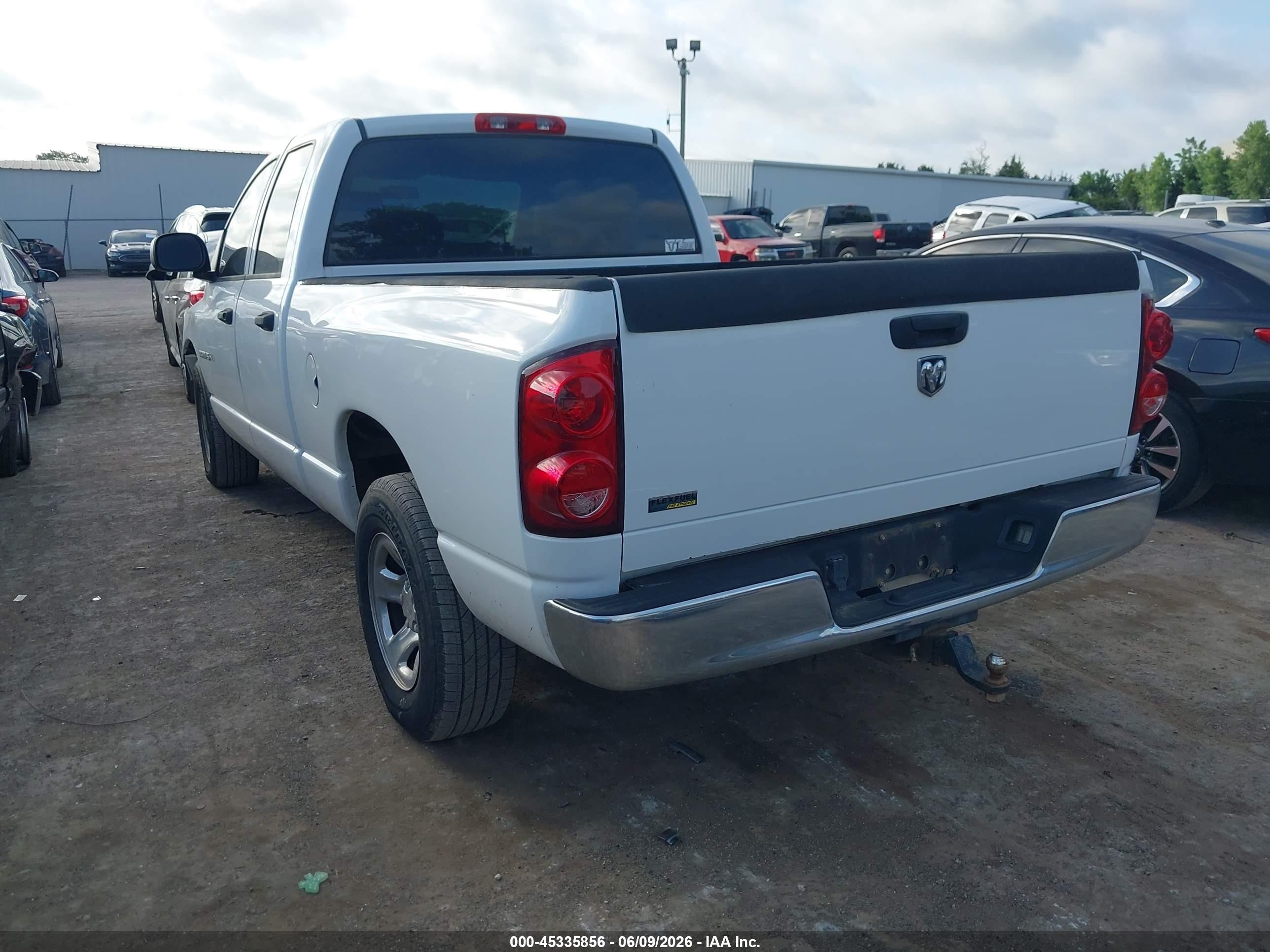 2007 Dodge Ram 1500 St White vin: 1D7HA18P27S251193