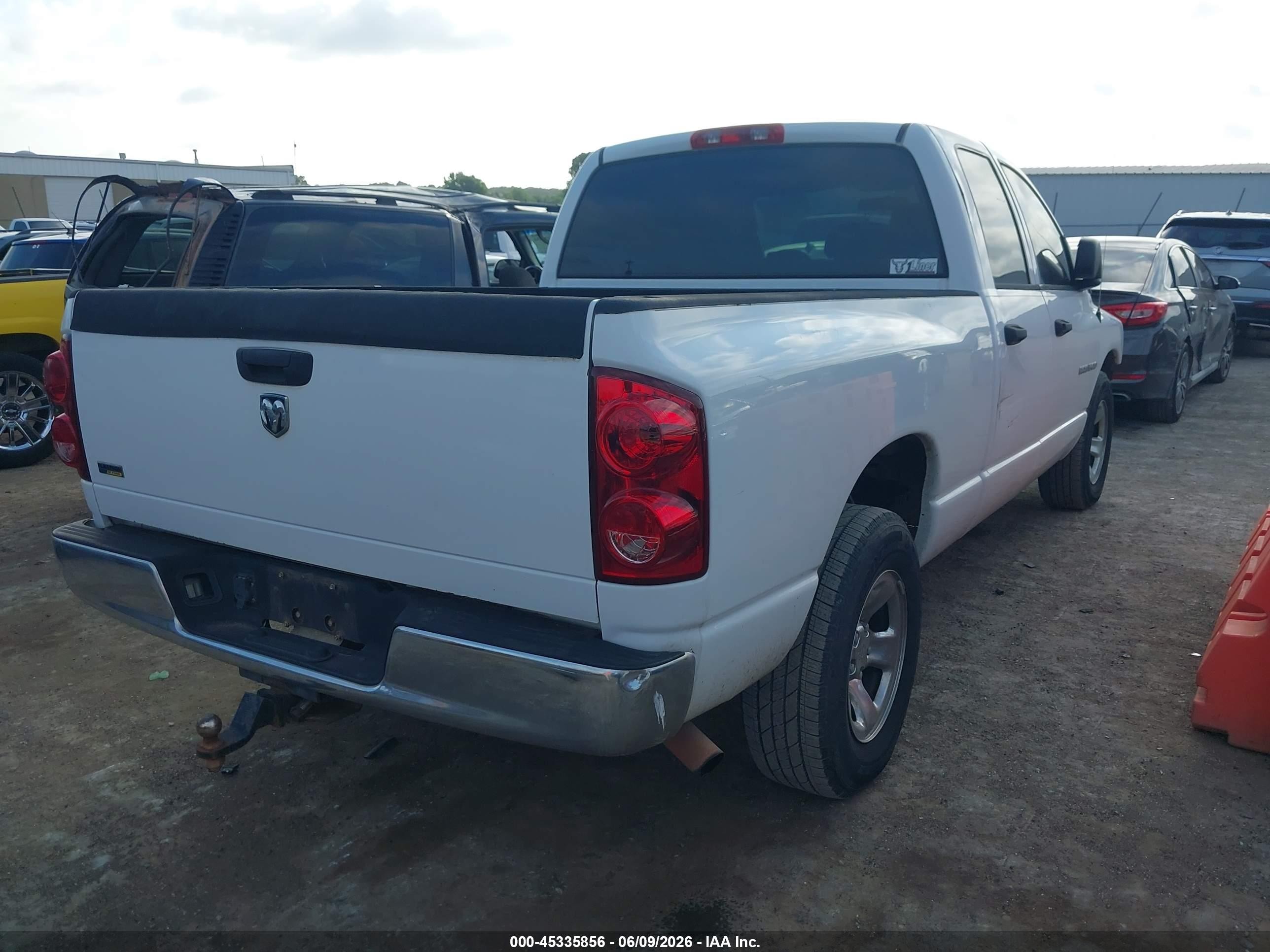 2007 Dodge Ram 1500 St White vin: 1D7HA18P27S251193