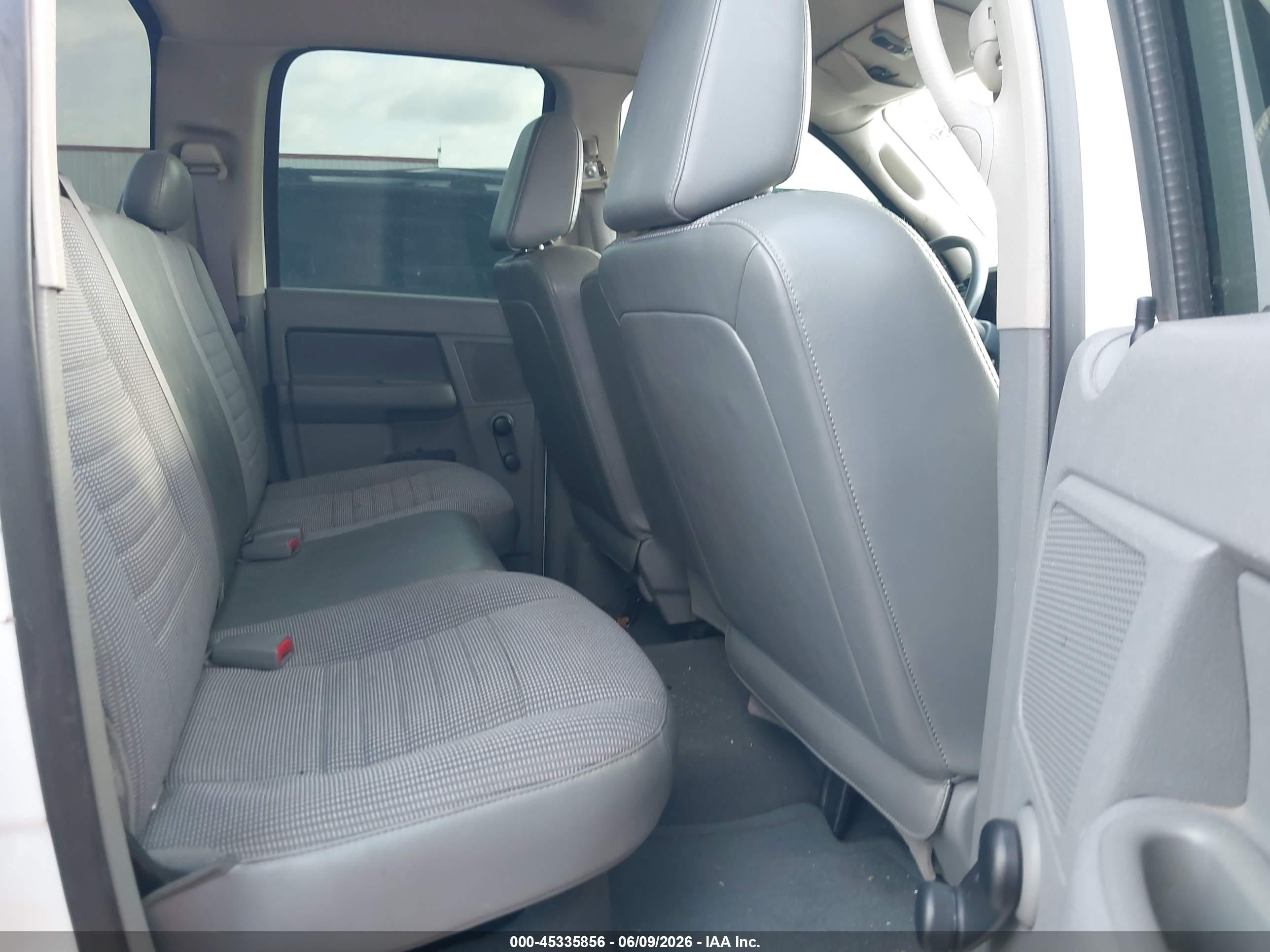 2007 Dodge Ram 1500 St White vin: 1D7HA18P27S251193