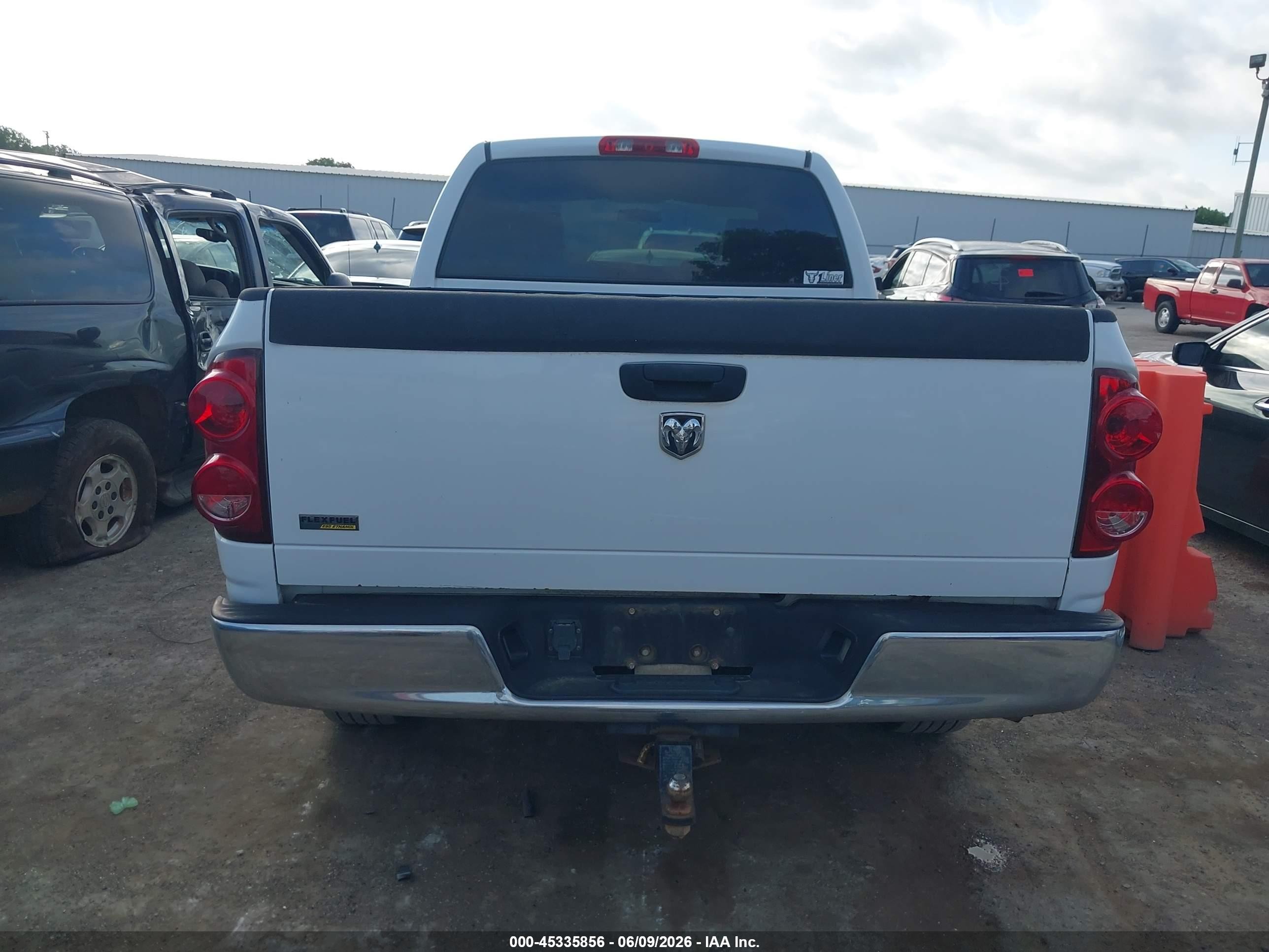 2007 Dodge Ram 1500 St White vin: 1D7HA18P27S251193