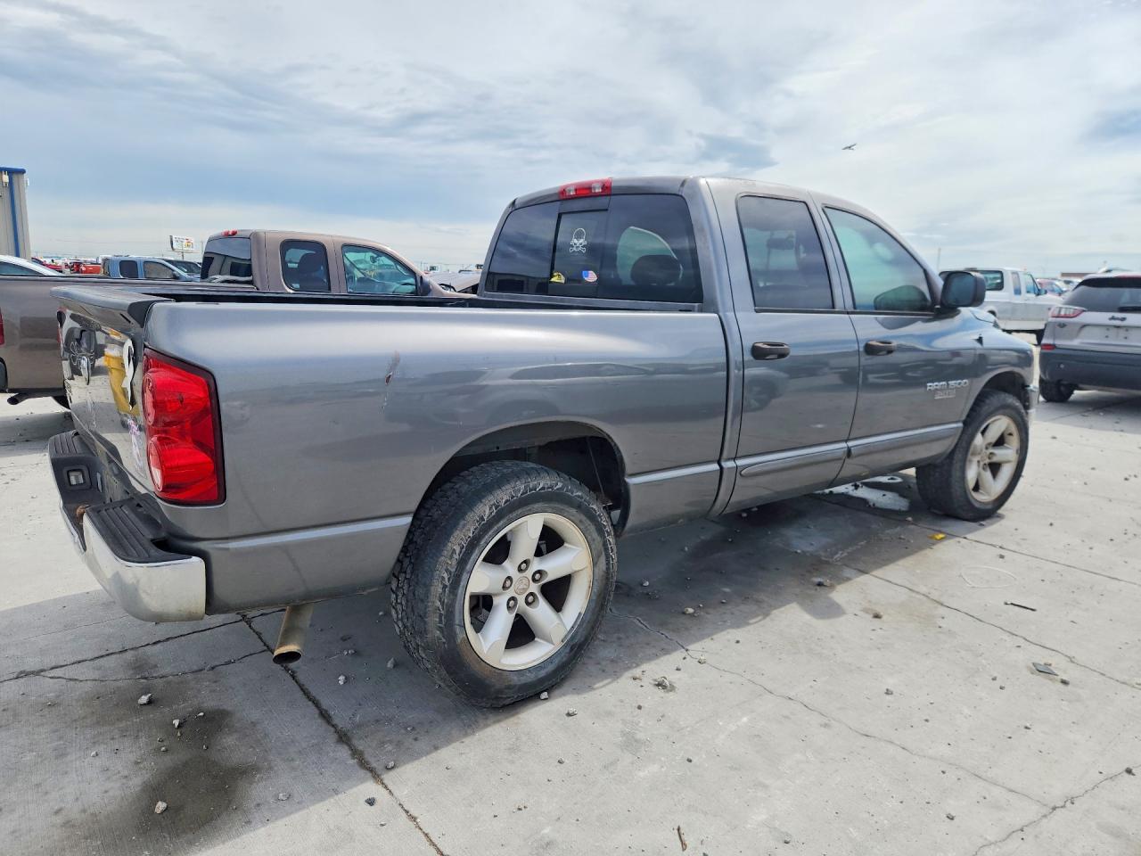 2007 Dodge Ram 1500 St Серый vin: 1D7HA18P47S181602