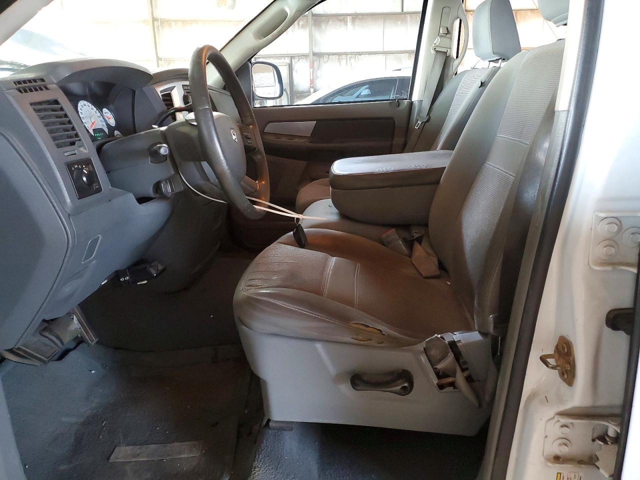 2007 Dodge Ram 1500 St White vin: 1D7HA18P57J555401