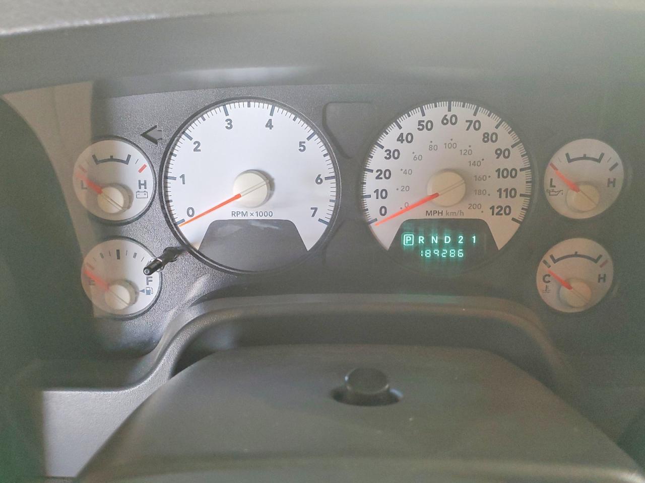 2007 Dodge Ram 1500 St White vin: 1D7HA18P57J555401