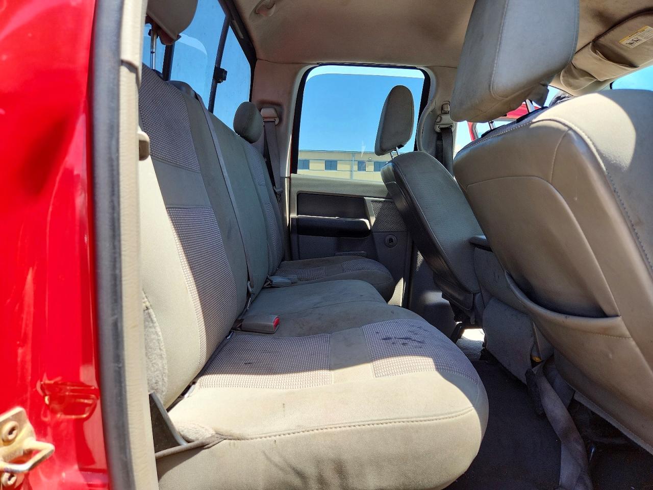2007 Dodge Ram 1500 St Red vin: 1D7HA18P57S114376