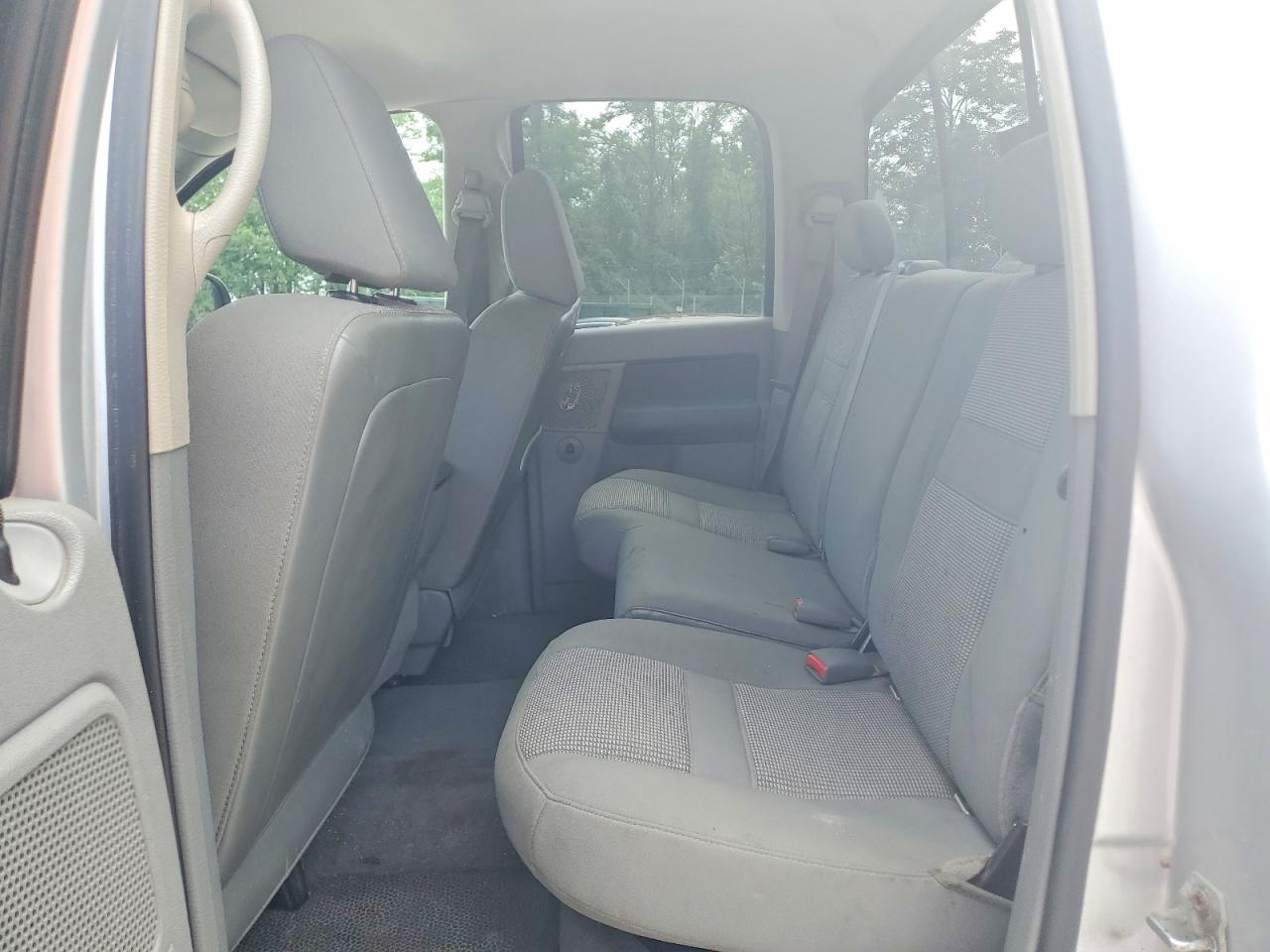 2007 Dodge Ram 1500 St Silver vin: 1D7HA18P57S236025