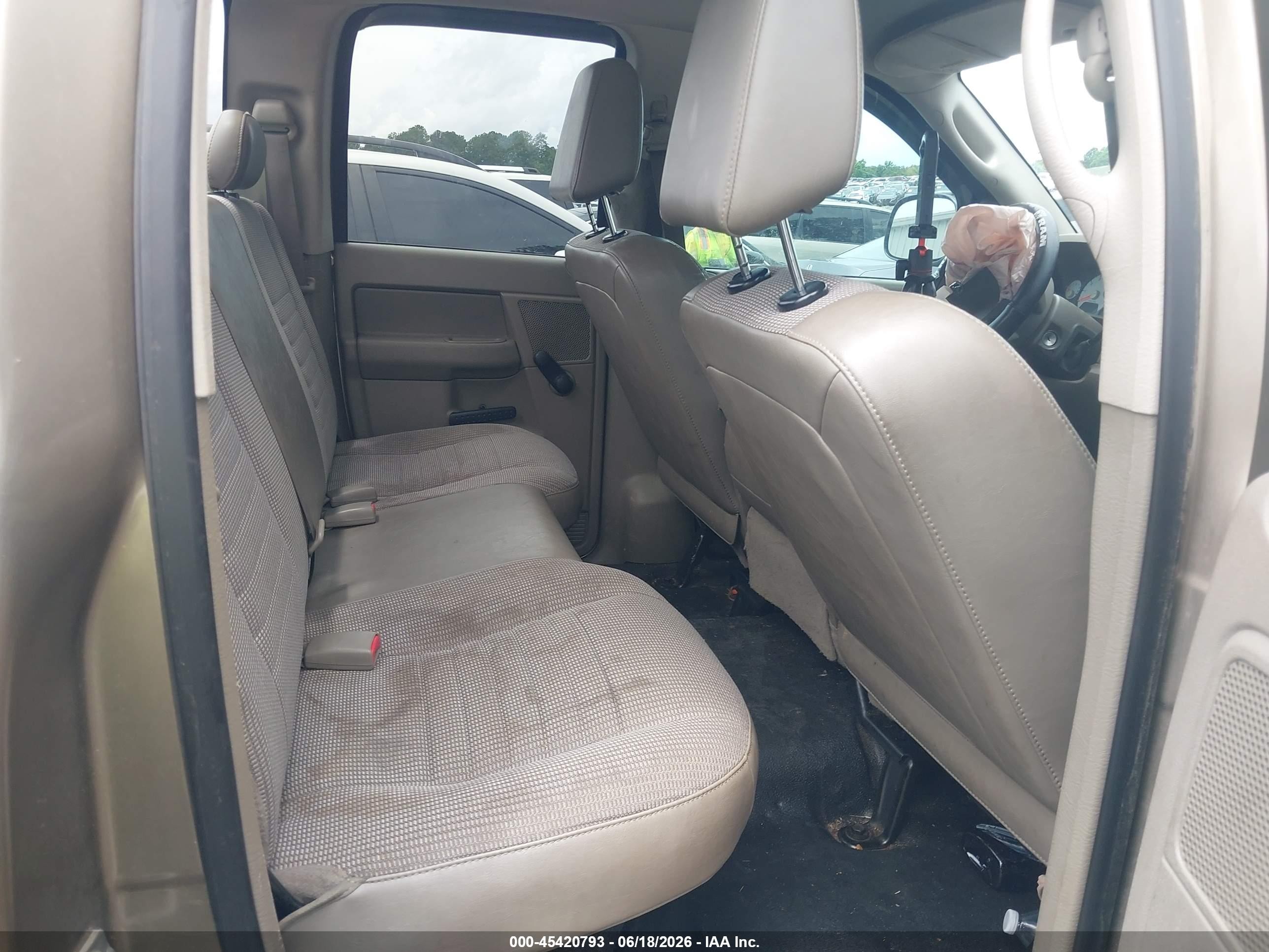 2007 Dodge Ram 1500 St Gold vin: 1D7HA18P67J621700