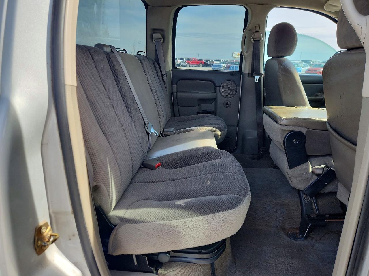 2002 Dodge Ram 1500 Silver vin: 1D7HA18ZX2S725580