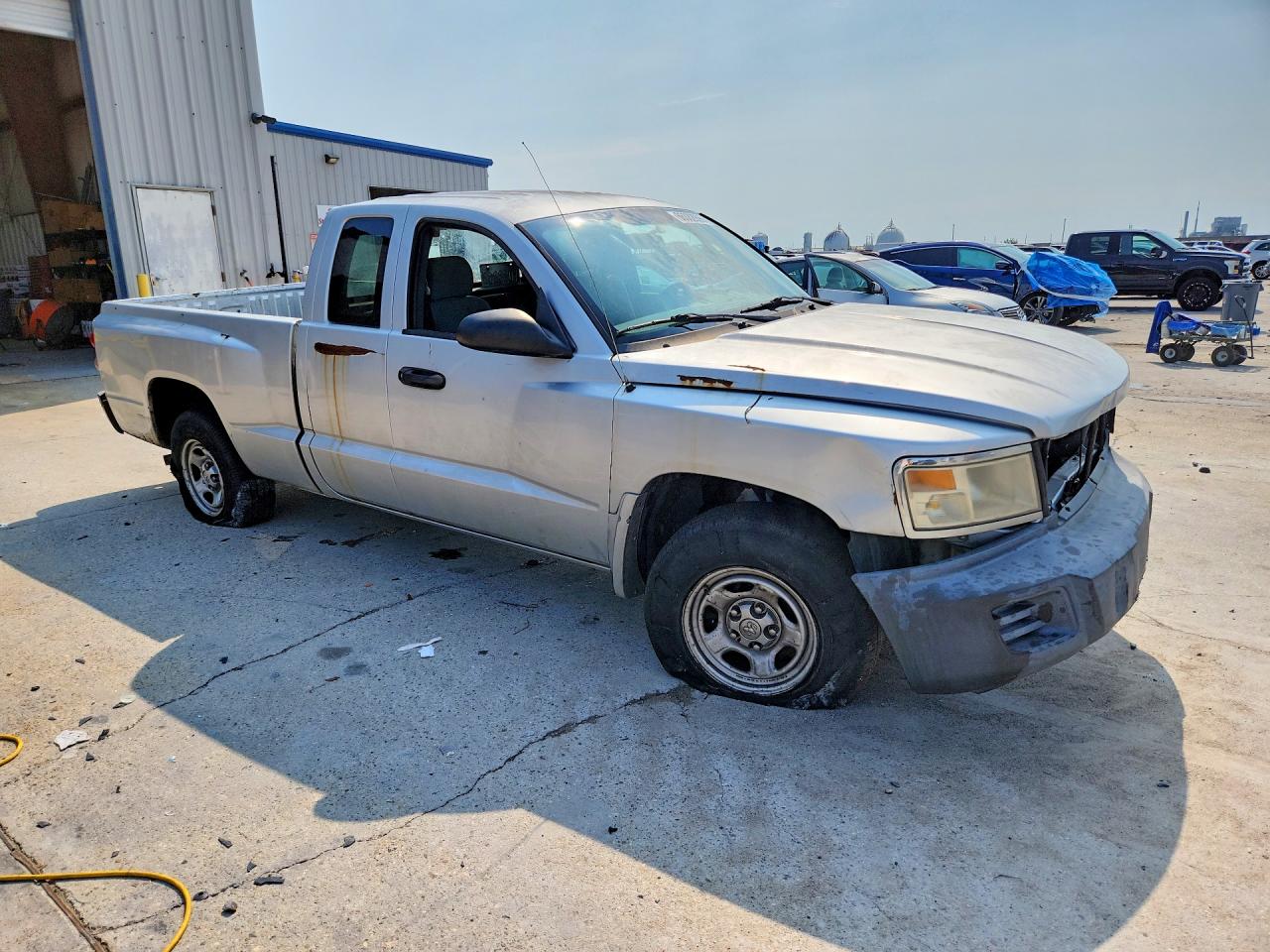 2008 Dodge Dakota St Silver vin: 1D7HE22K08S582895