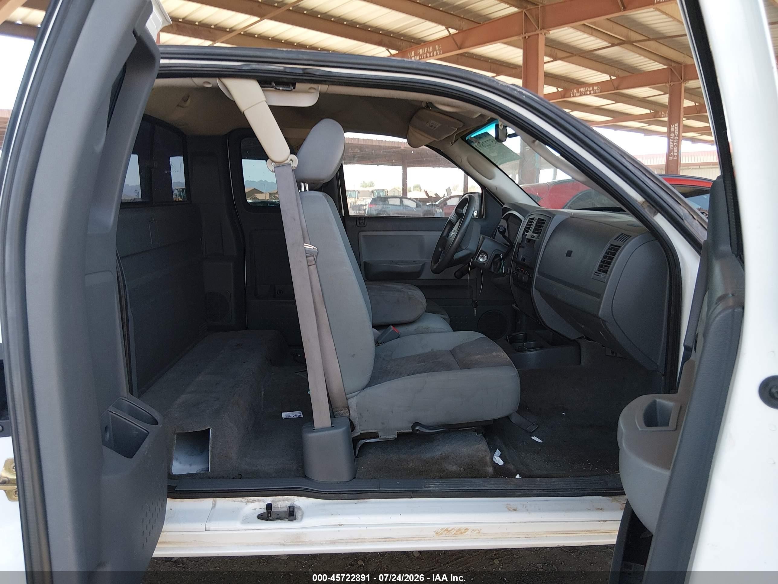 2005 Dodge Dakota St White vin: 1D7HE22K15S157634