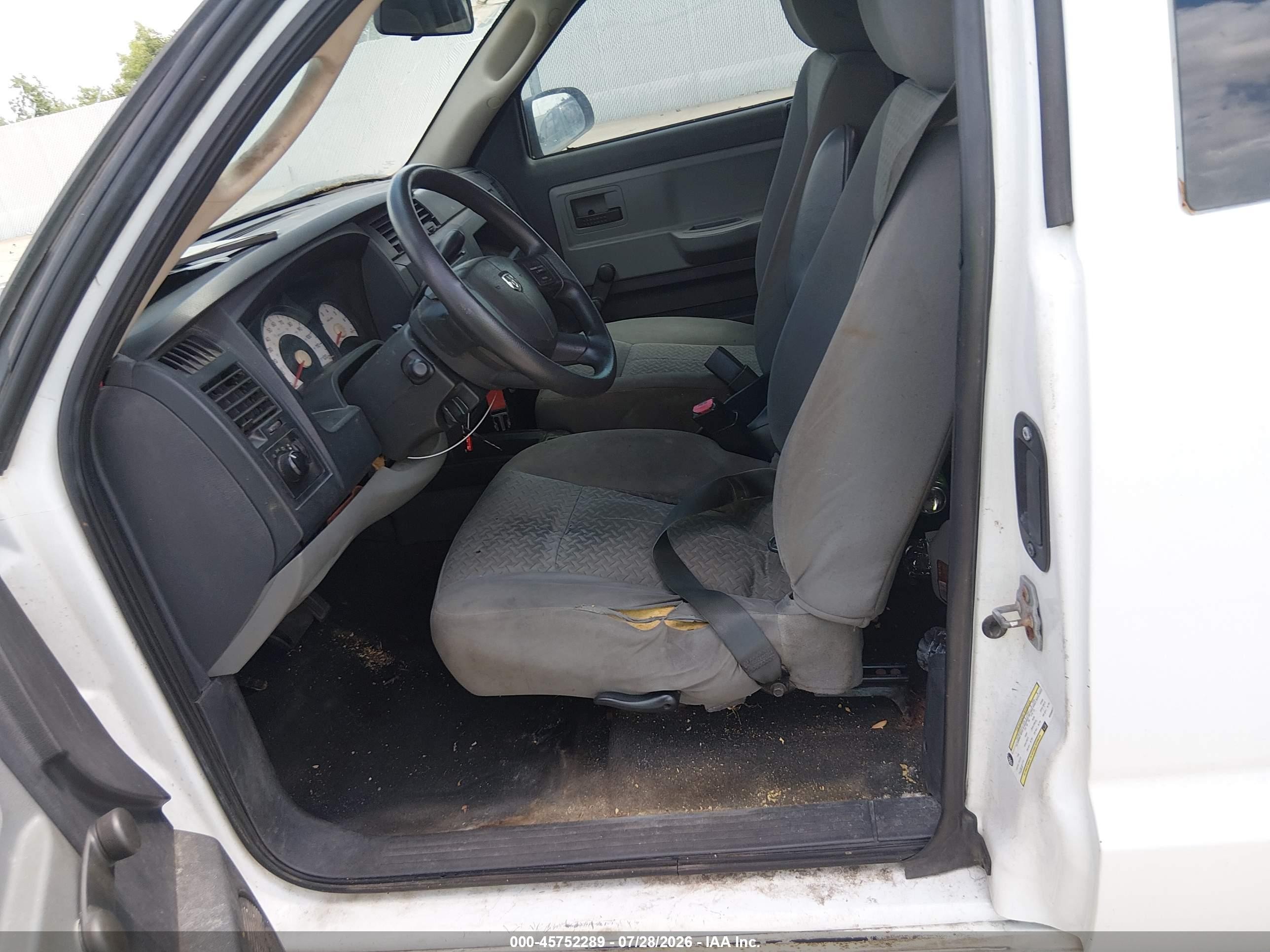 2008 Dodge Dakota St White vin: 1D7HE22K28S598077