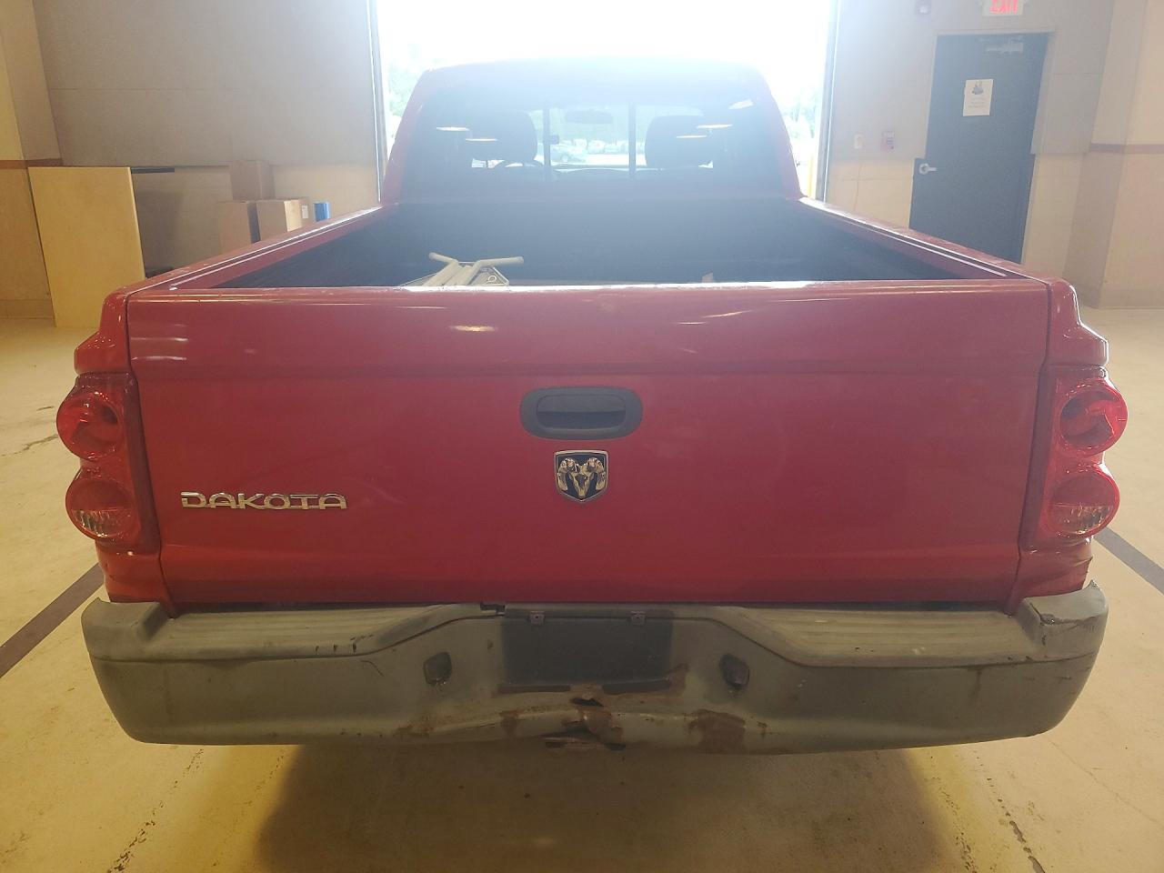 2005 Dodge Dakota St Red vin: 1D7HE22K35S131360