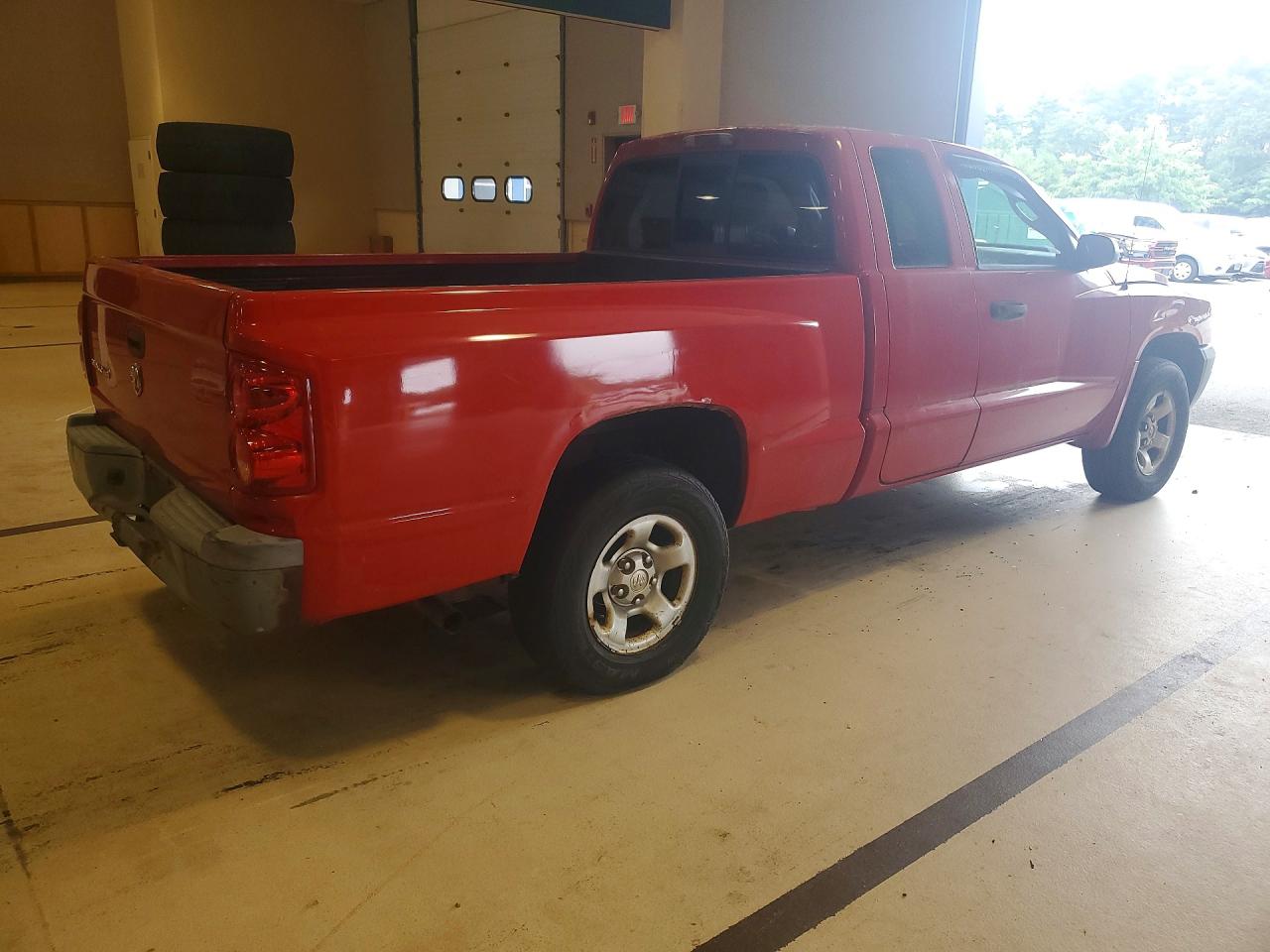 2005 Dodge Dakota St Red vin: 1D7HE22K35S131360