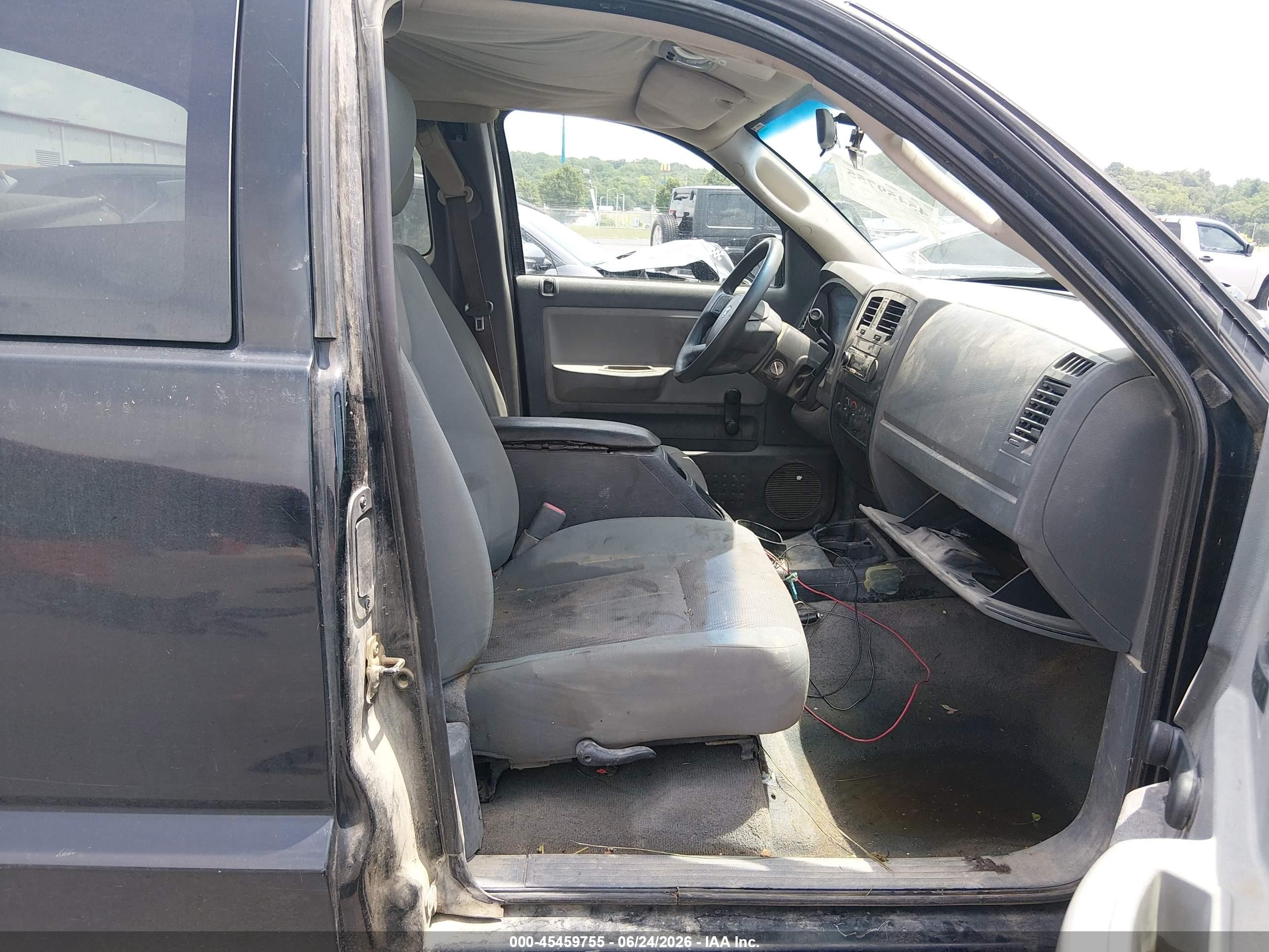 2005 Dodge Dakota St Black vin: 1D7HE22K35S258917