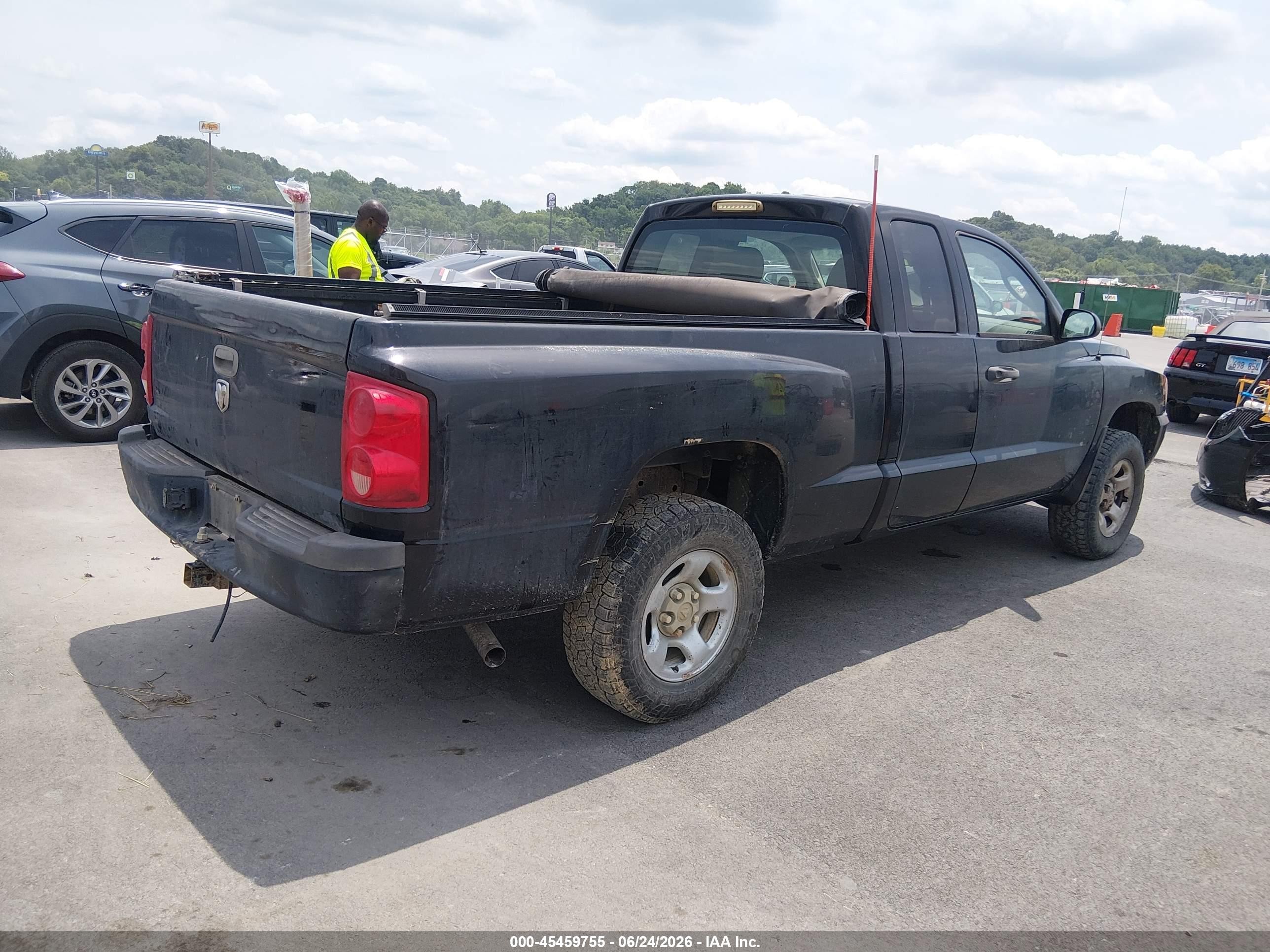 2005 Dodge Dakota St Black vin: 1D7HE22K35S258917