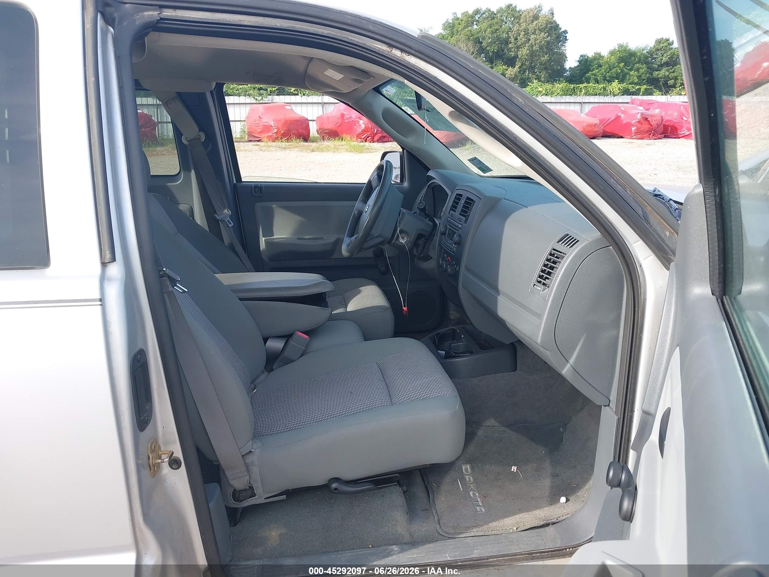 2007 Dodge Dakota St Silver vin: 1D7HE22K57S112814