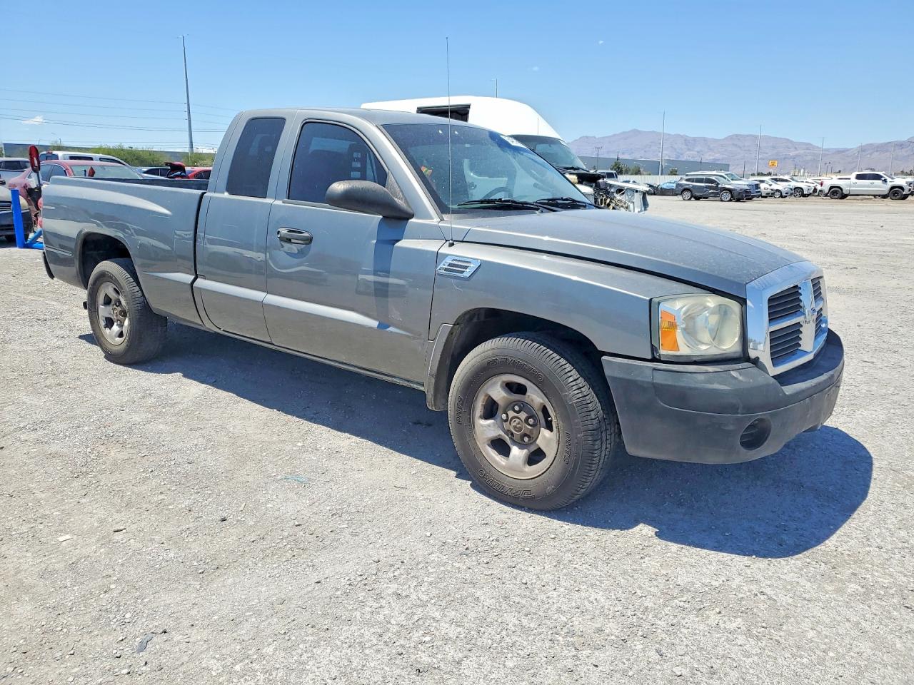 2005 Dodge Dakota St Gray vin: 1D7HE22K65S186918