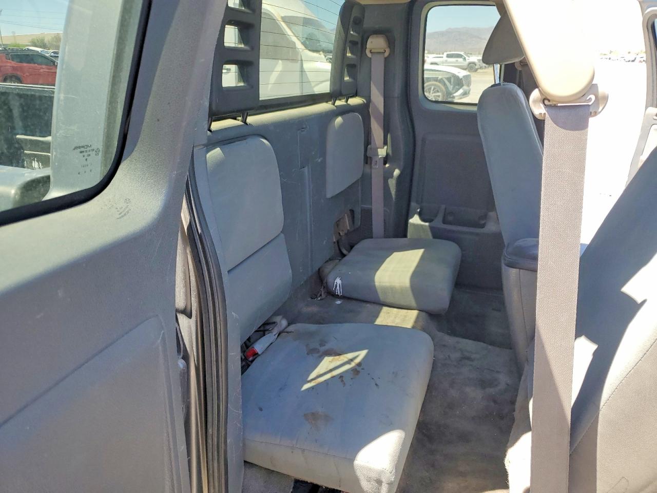 2005 Dodge Dakota St Gray vin: 1D7HE22K65S186918