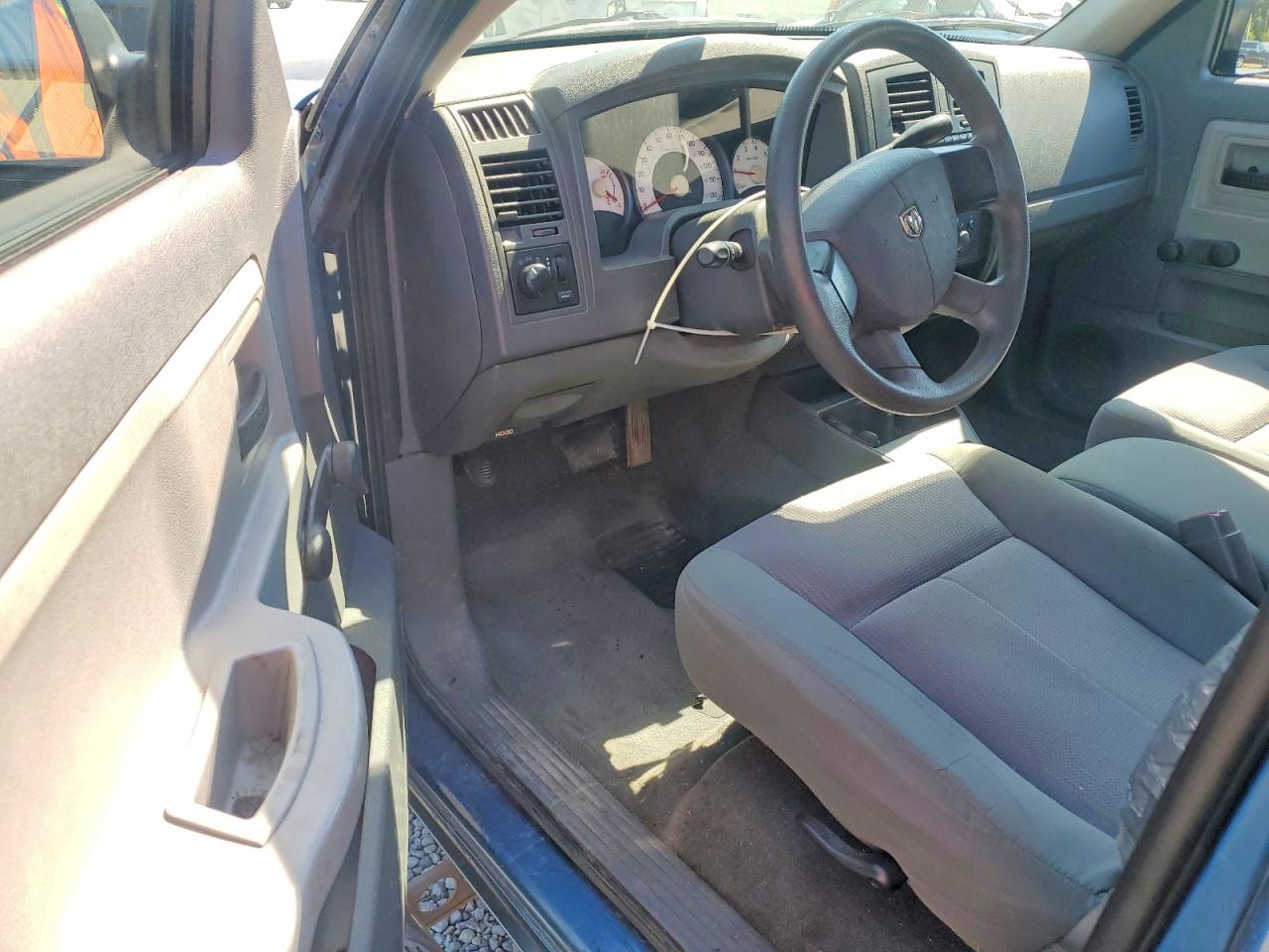 2005 Dodge Dakota St Blue vin: 1D7HE22K95S353630