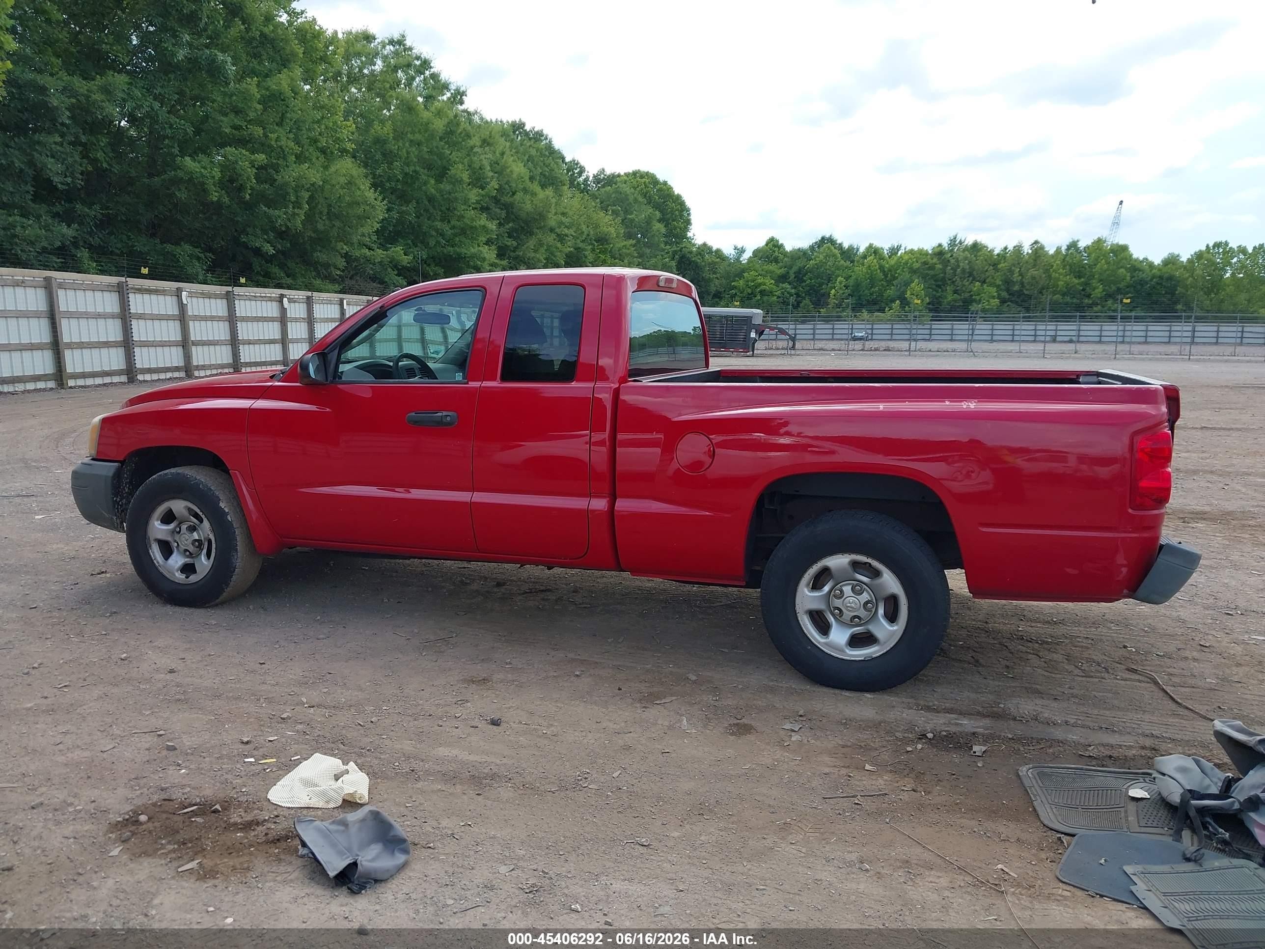 2005 Dodge Dakota St Red vin: 1D7HE22KX5S126804