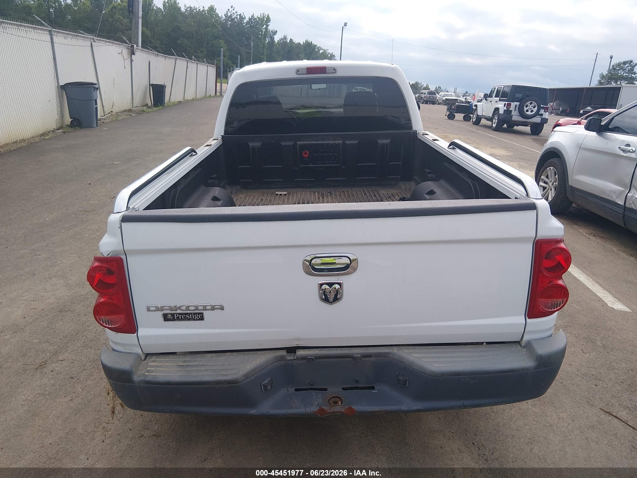 2006 Dodge Dakota St White vin: 1D7HE22KX6S544247