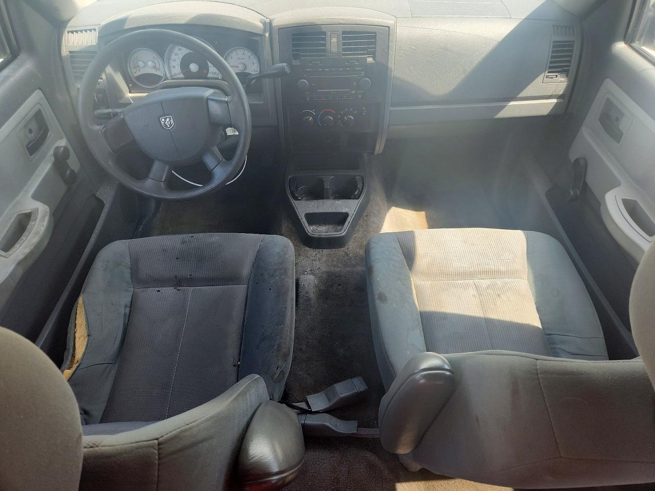 2005 Dodge Dakota Quad Белый vin: 1D7HE28K05S193550