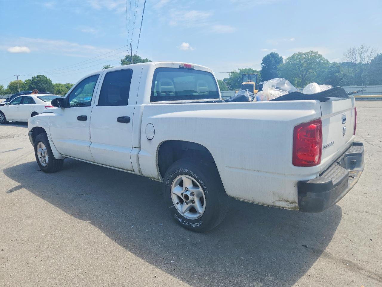 2005 Dodge Dakota Quad Белый vin: 1D7HE28K05S193550