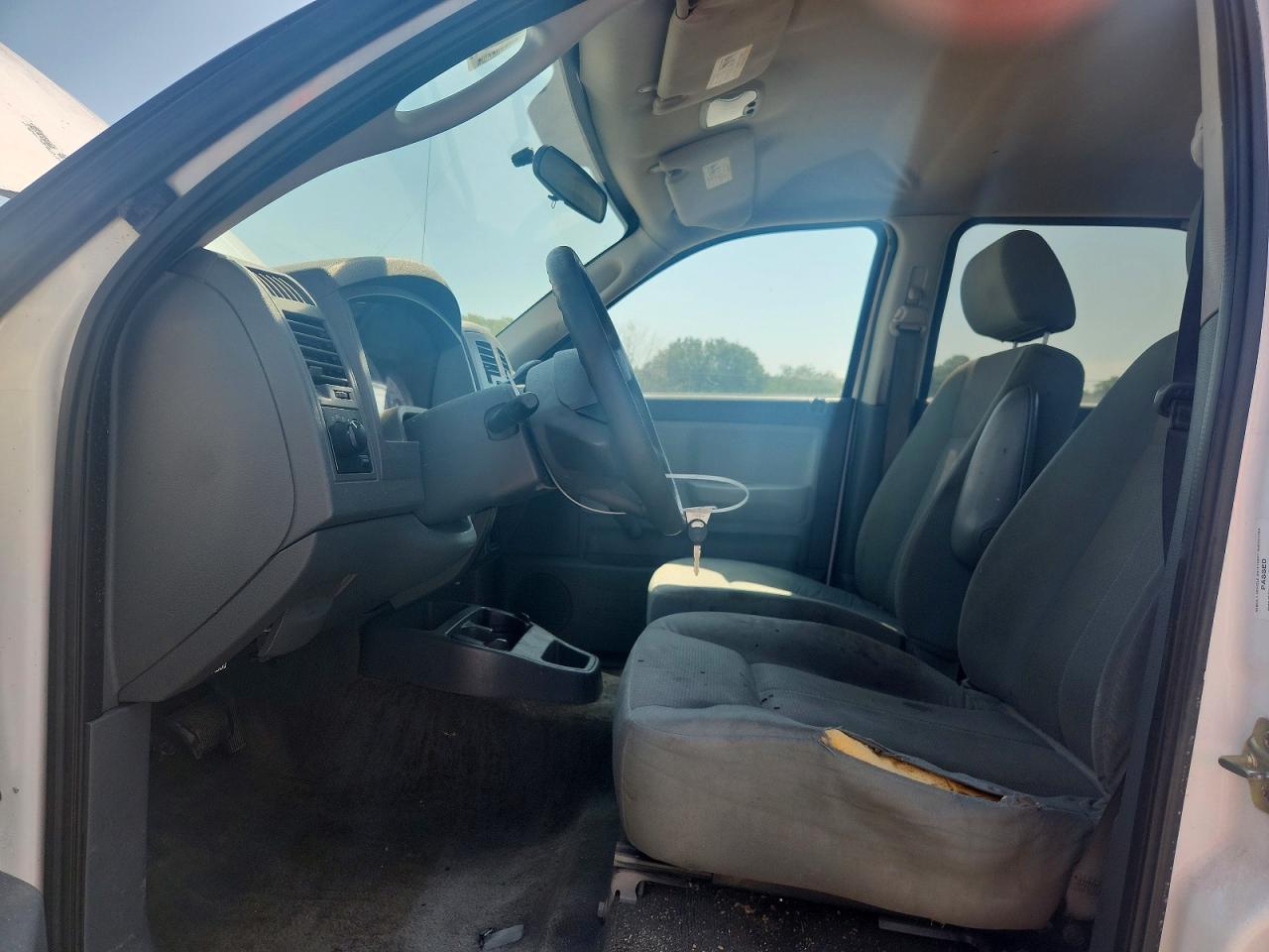 2005 Dodge Dakota Quad Белый vin: 1D7HE28K05S193550
