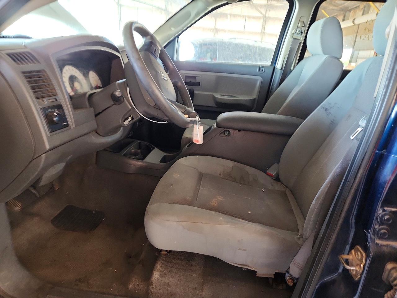 2005 Dodge Dakota Quad Blue vin: 1D7HE28K75S204348