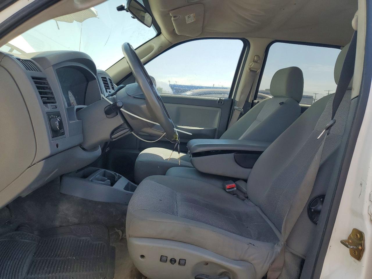 2005 Dodge Dakota Quad White vin: 1D7HE28K85S151319