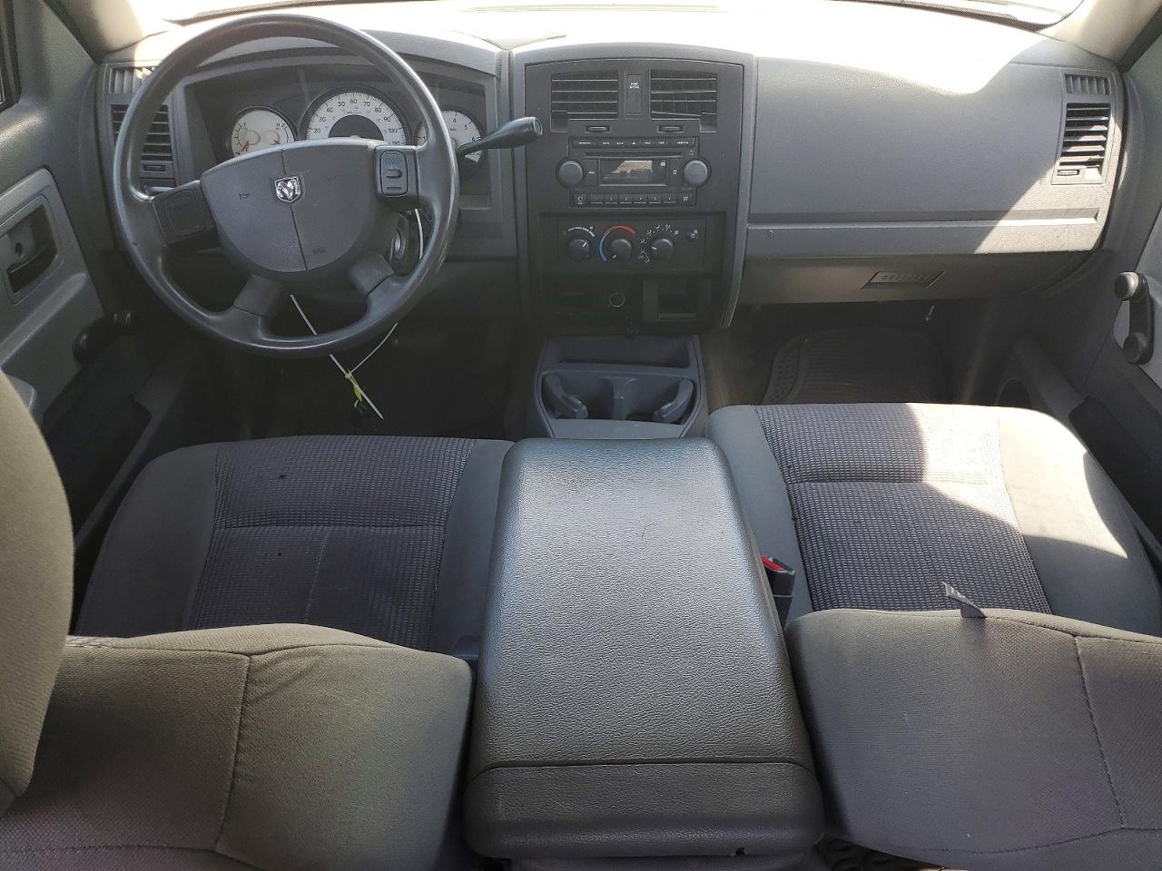 2005 Dodge Dakota Quad White vin: 1D7HE28K85S151319