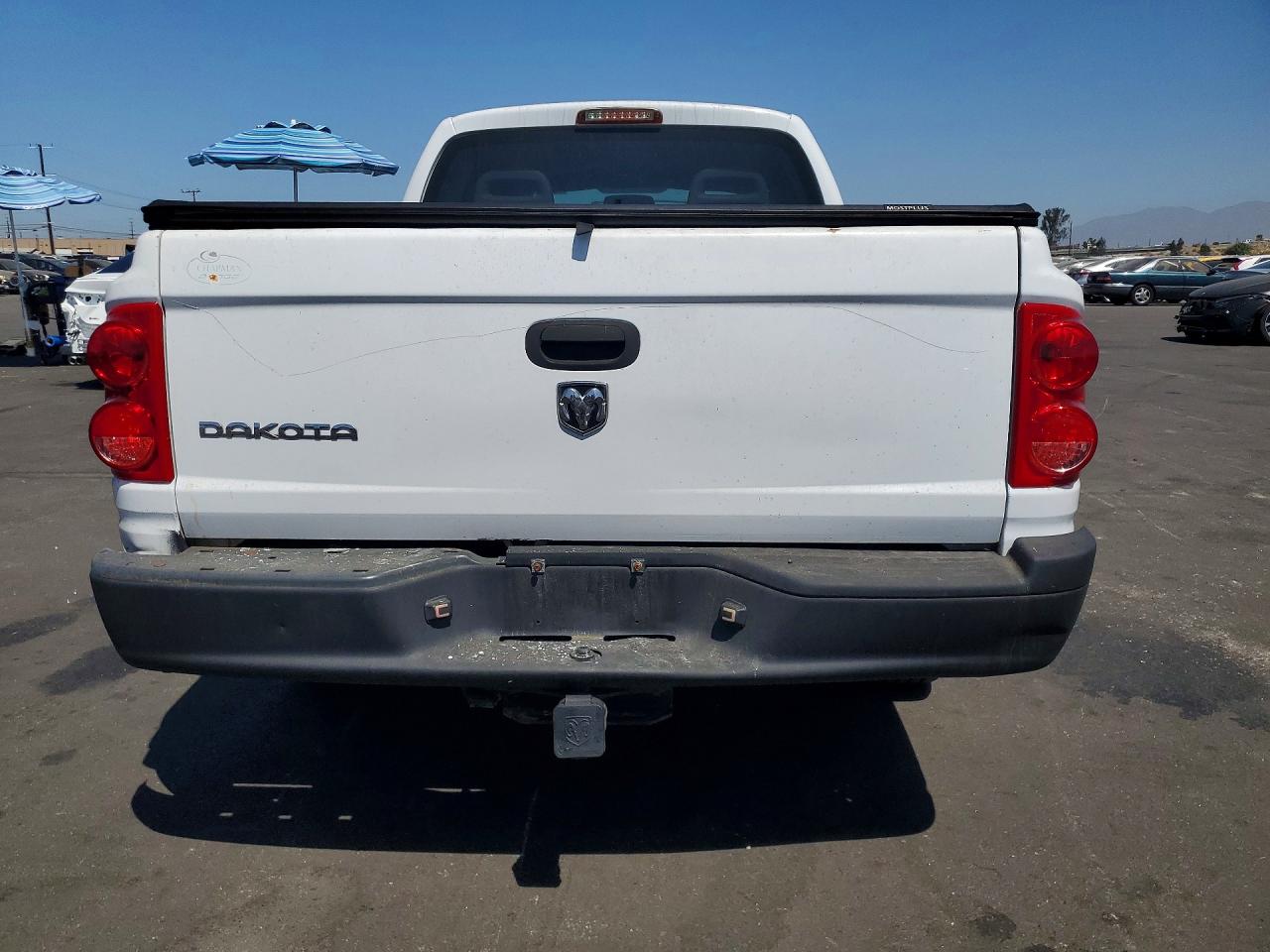 2005 Dodge Dakota Quad White vin: 1D7HE28K85S151319