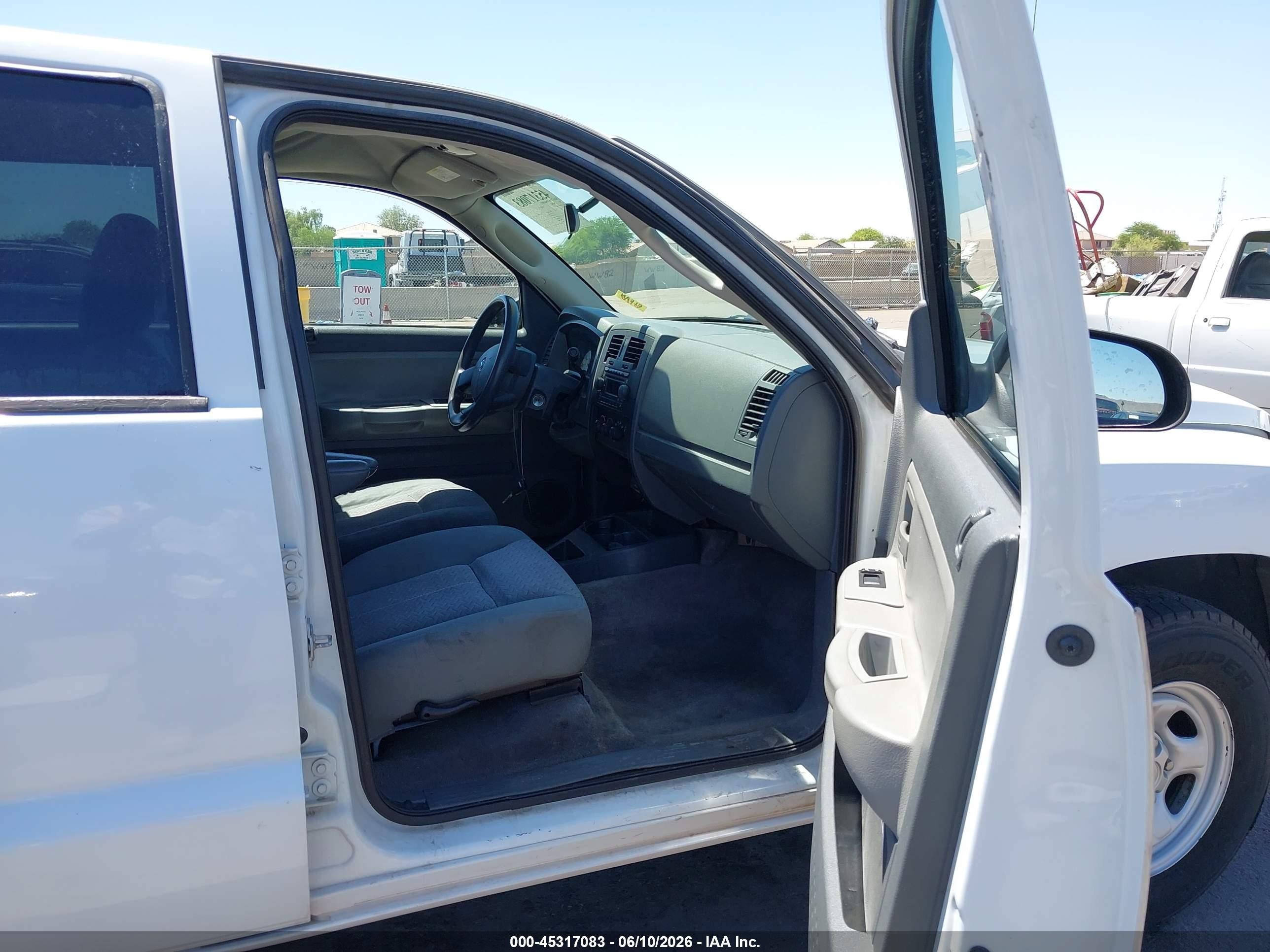 2007 Dodge Dakota St White vin: 1D7HE28K97S174532