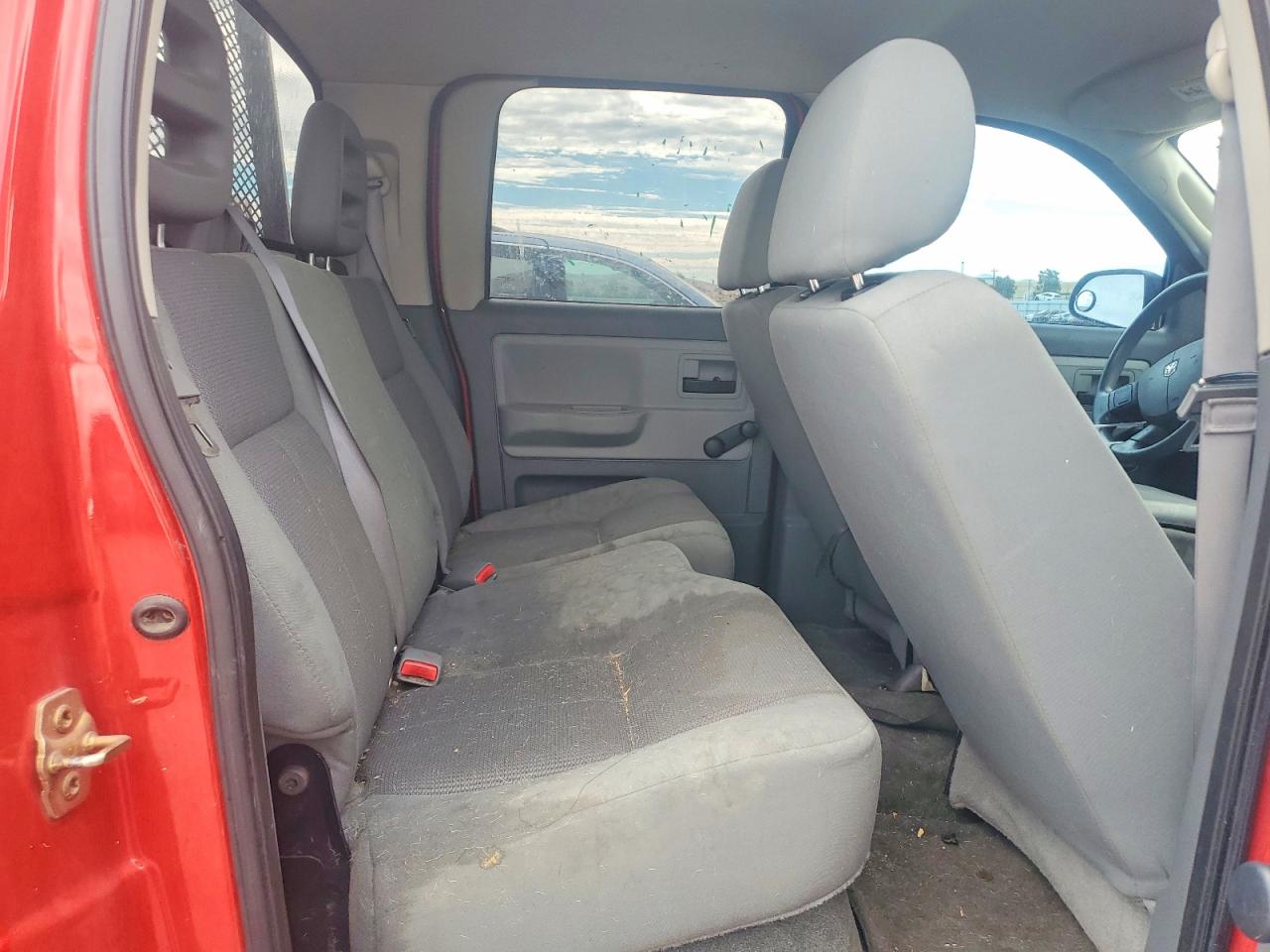 2005 Dodge Dakota Quad Red vin: 1D7HE28N35S258742