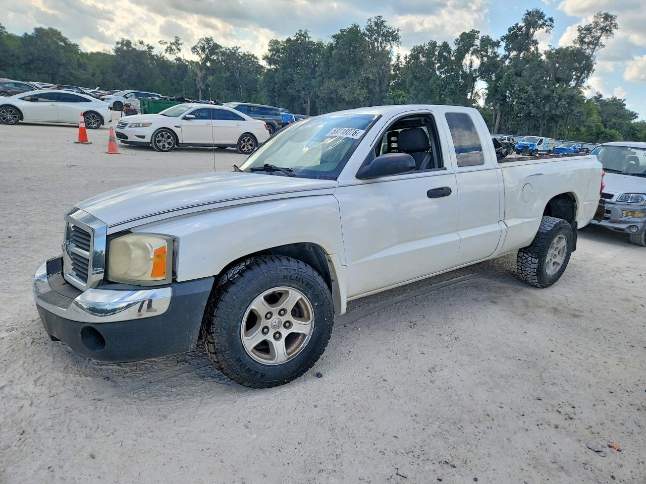 2005 Dodge Dakota Slt White vin: 1D7HE42K75S309248