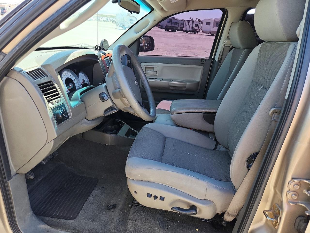 2005 Dodge Dakota Quad Slt Gold vin: 1D7HE48N65S160865