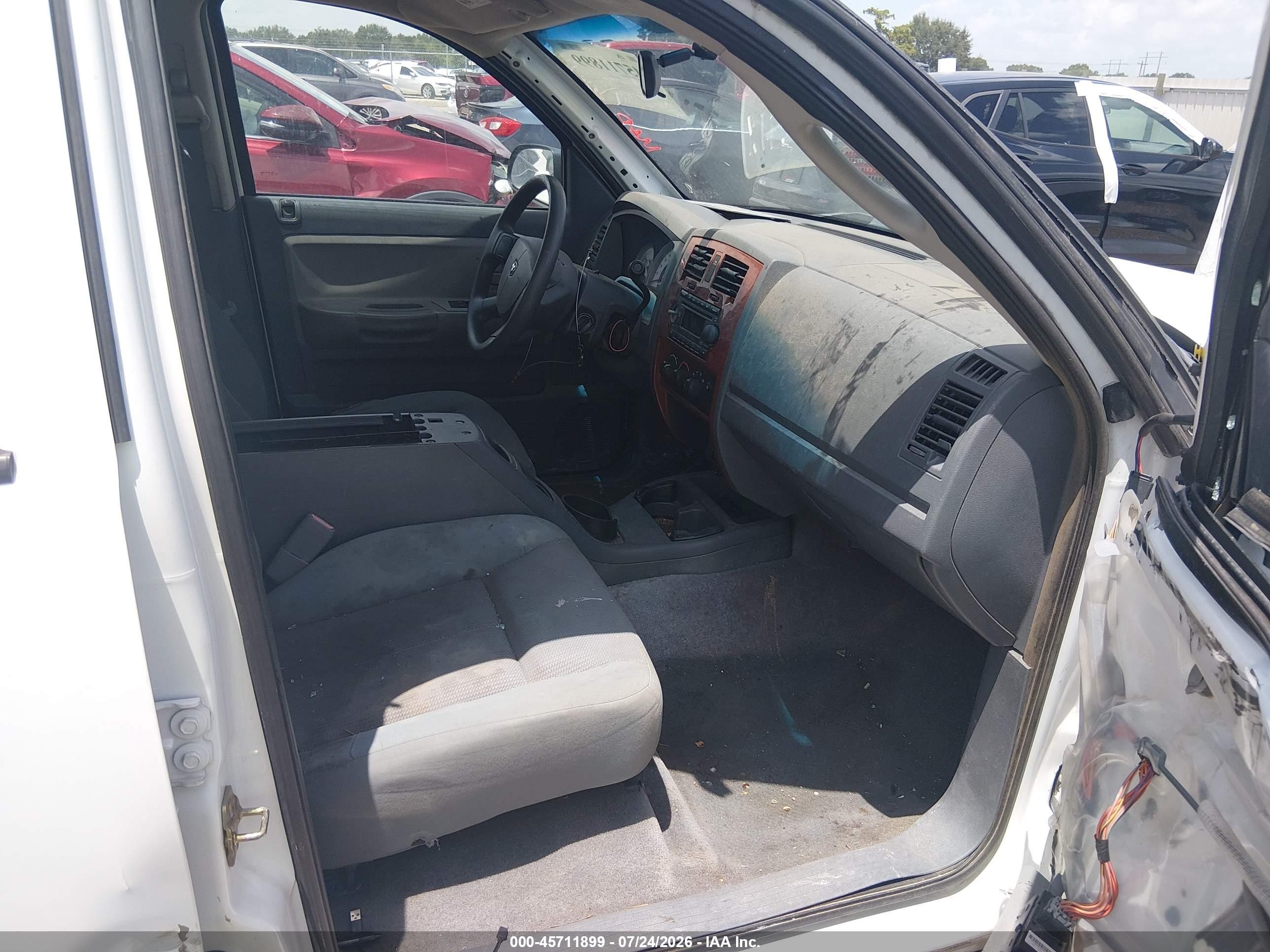 2005 Dodge Dakota Slt Белый vin: 1D7HE48N65S261579