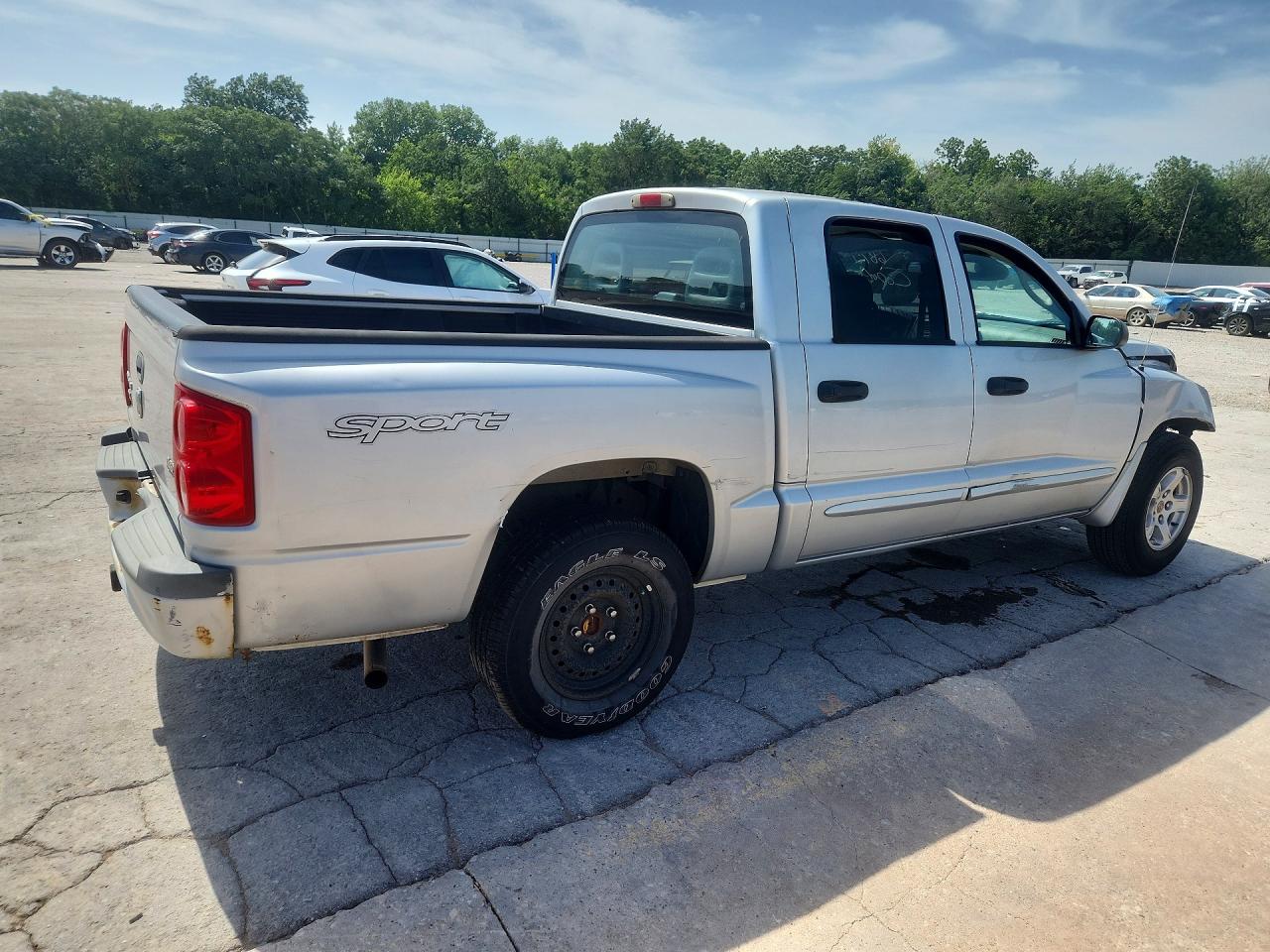 2006 Dodge Dakota Quad Slt Серебряный vin: 1D7HE48N96S616875