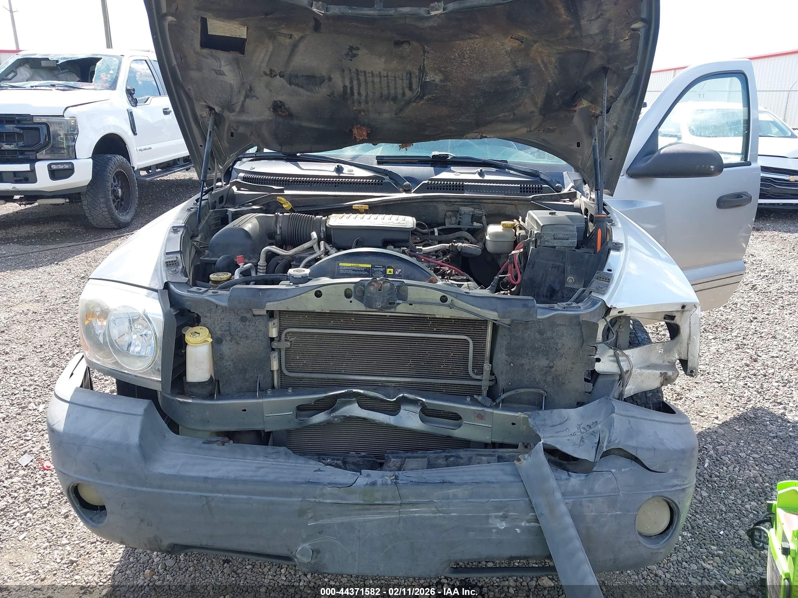 2007 Dodge Dakota Slt Серебряный vin: 1D7HE48P67S151183