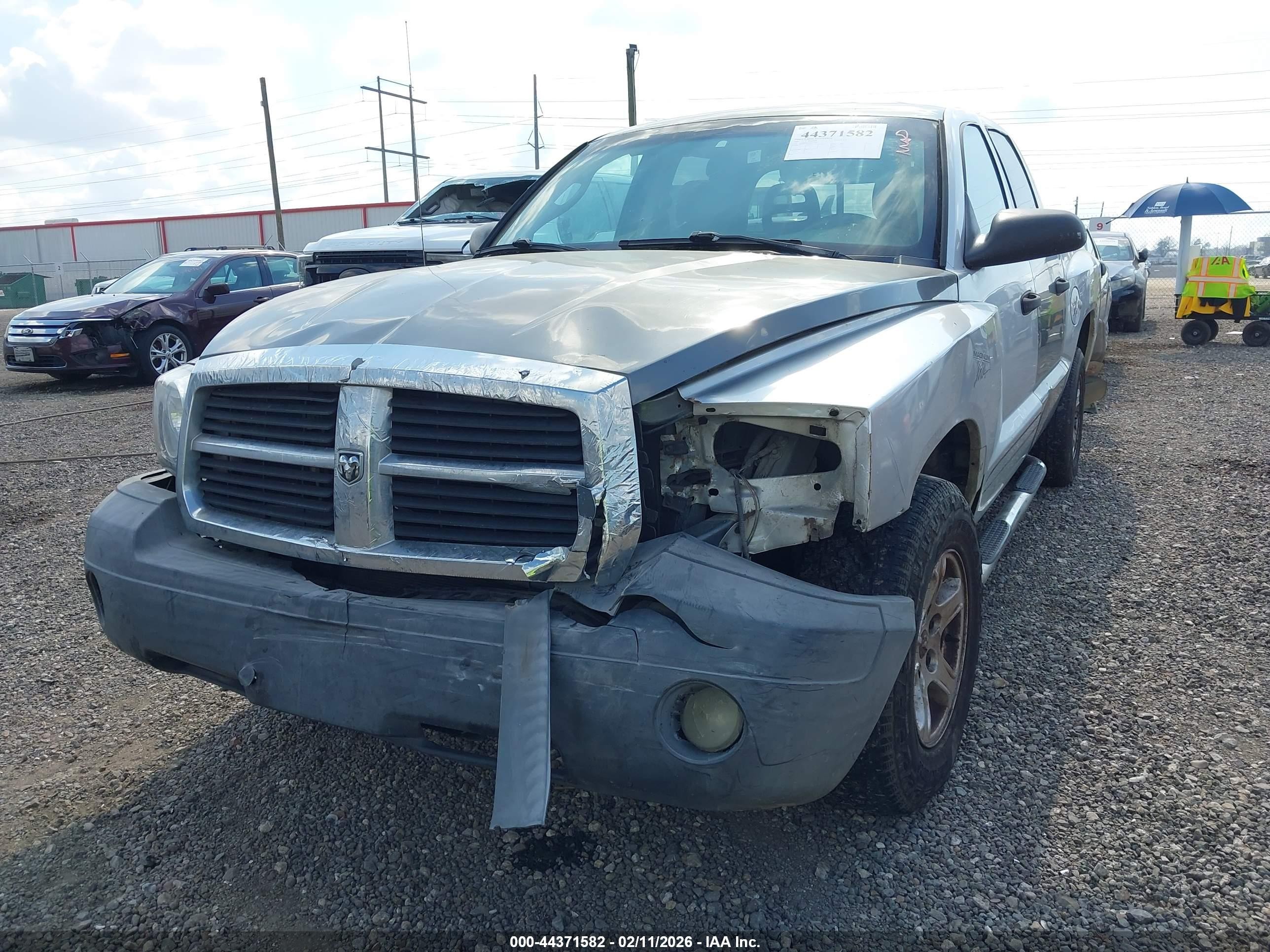 2007 Dodge Dakota Slt Серебряный vin: 1D7HE48P67S151183